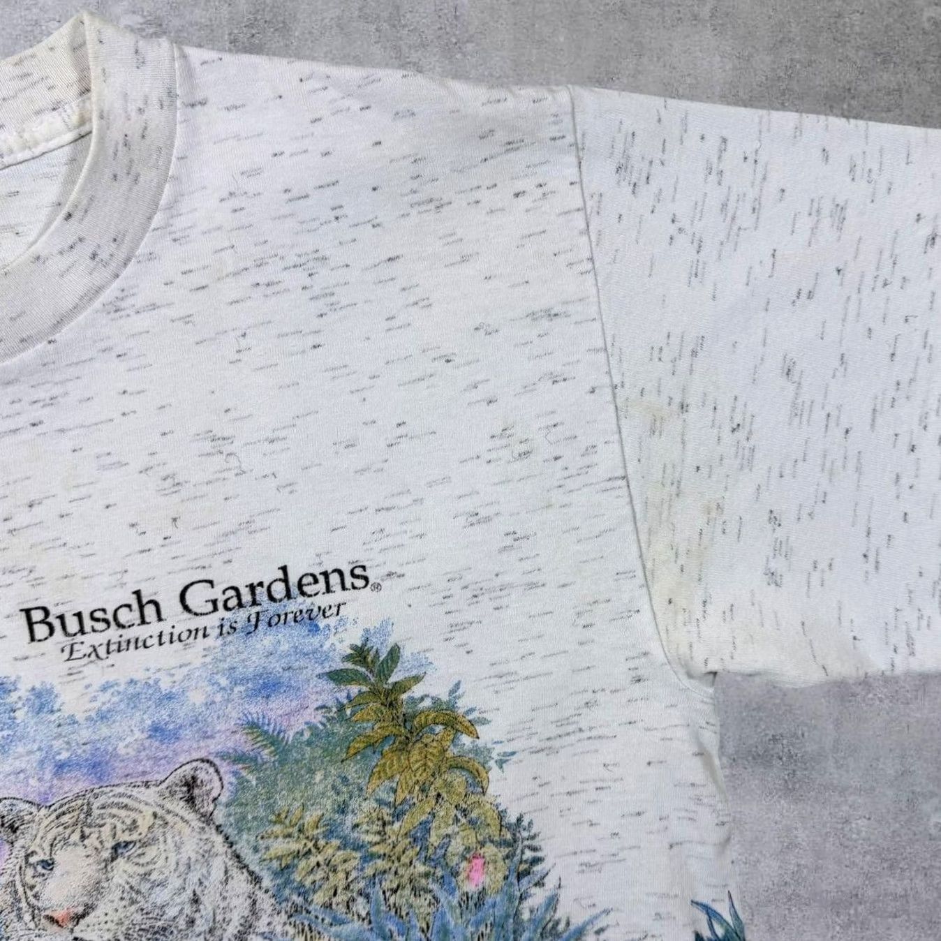 Vintage Vintage San Segal Busch Gardens Tourist Wildlife Graphic Grey T-Shirt S M Mens Regular 100% Cotton USA Front Graphic 1990s Size US M / EU 48-50 / 2 - 6 Thumbnail