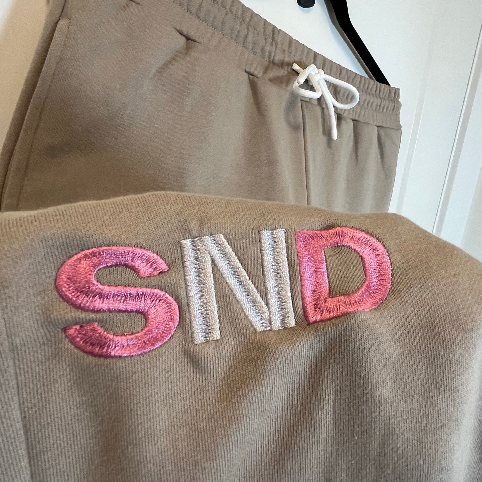 Snowday •NWT• Snowday Worldwide Tan Sweatpants • Mens Medium Size US 32 / EU 48 - 4 Thumbnail