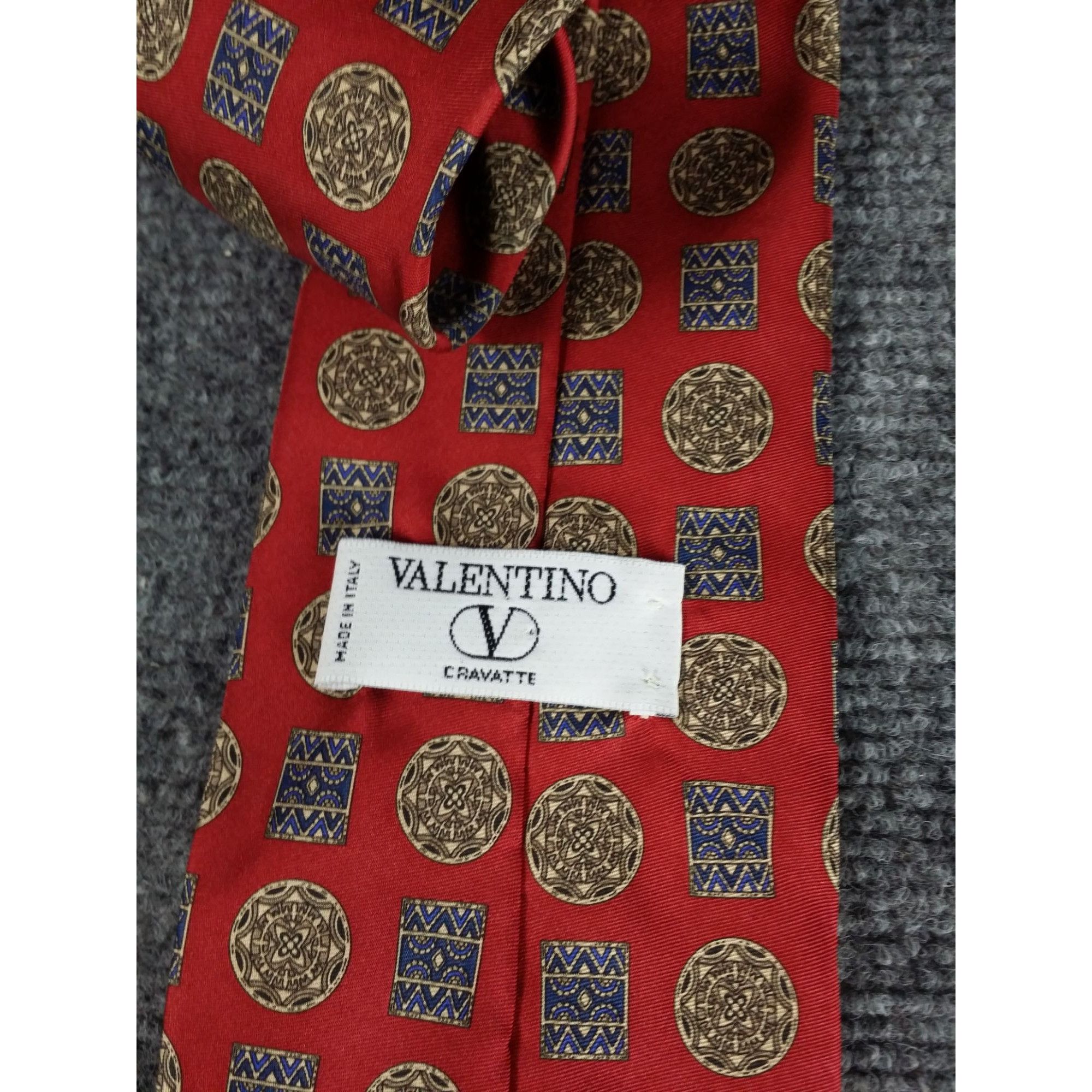 Vintage Valentino Cravatte Silk Neck Tie Men Italy Geometric Red Des Size ONE SIZE - 2 Thumbnail