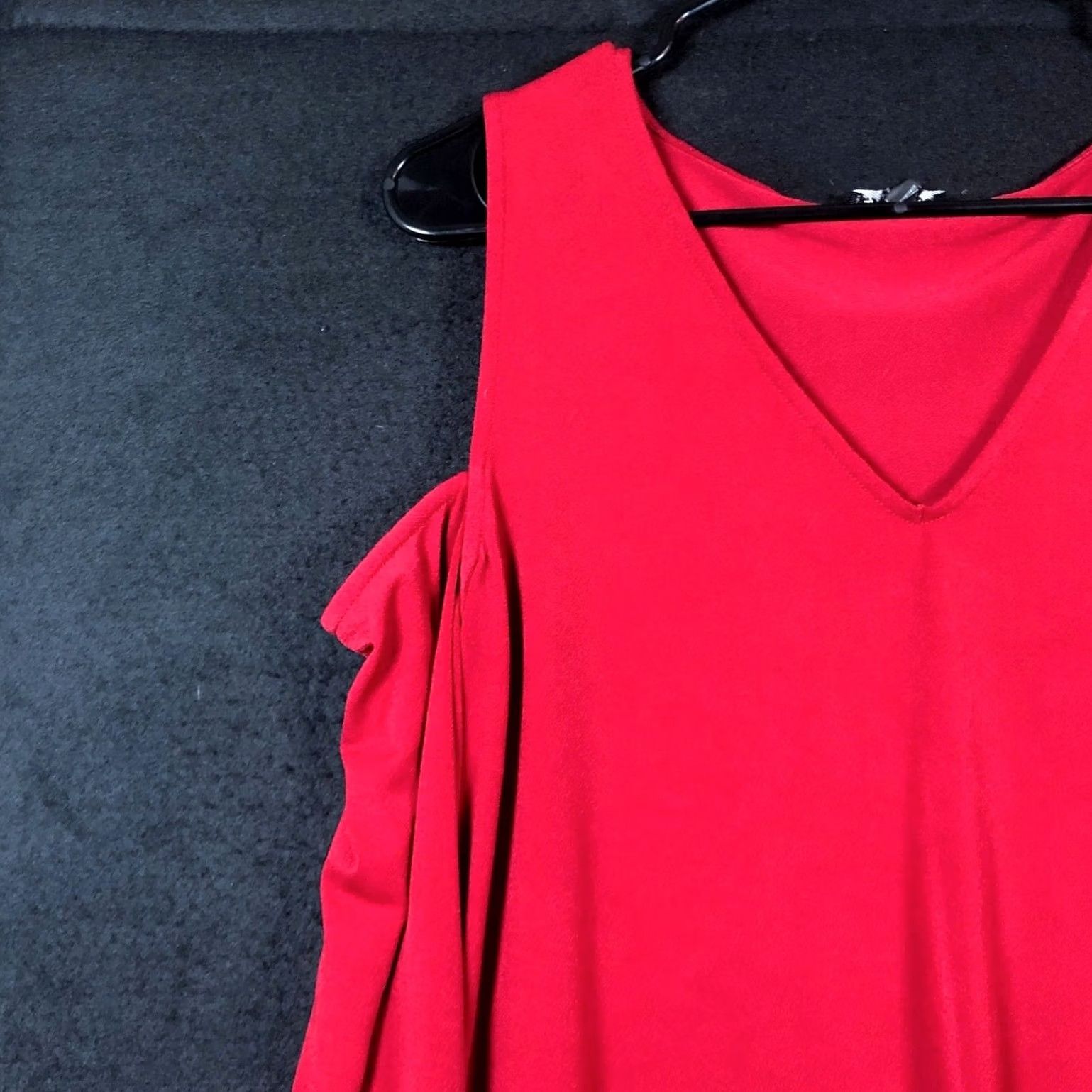 Express Express Blouse Red V-Neck Long Sleeve Cold Shoulder Medium Women Size M / US 6-8 / IT 42-44 - 4 Thumbnail