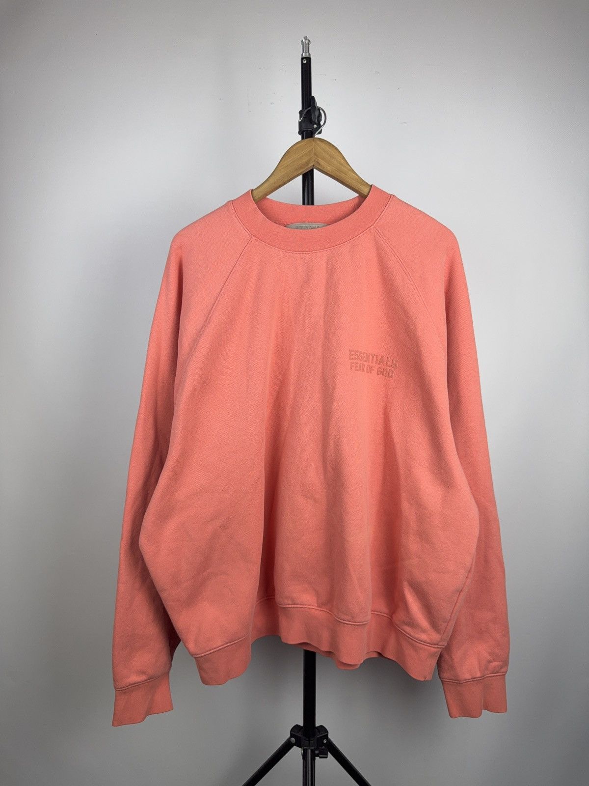 Essentials Luxury Fear Of God Essentials Logo Crewneck Sweatshirt XL Size US XL / EU 56 / 4 - 1 Thumbnail