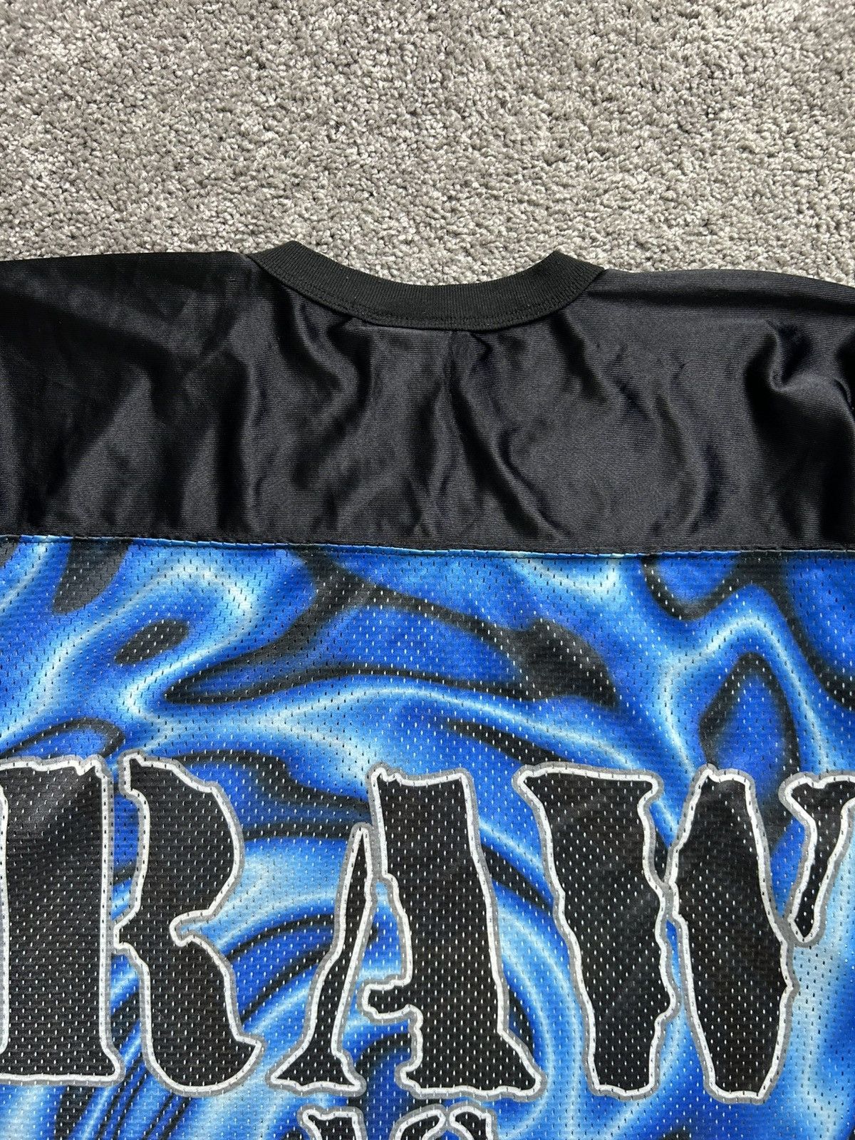 Vintage Vintage 90s WWE Stone Cold Jersey Raw is War 1999 Size US L / EU 52-54 / 3 - 7 Thumbnail