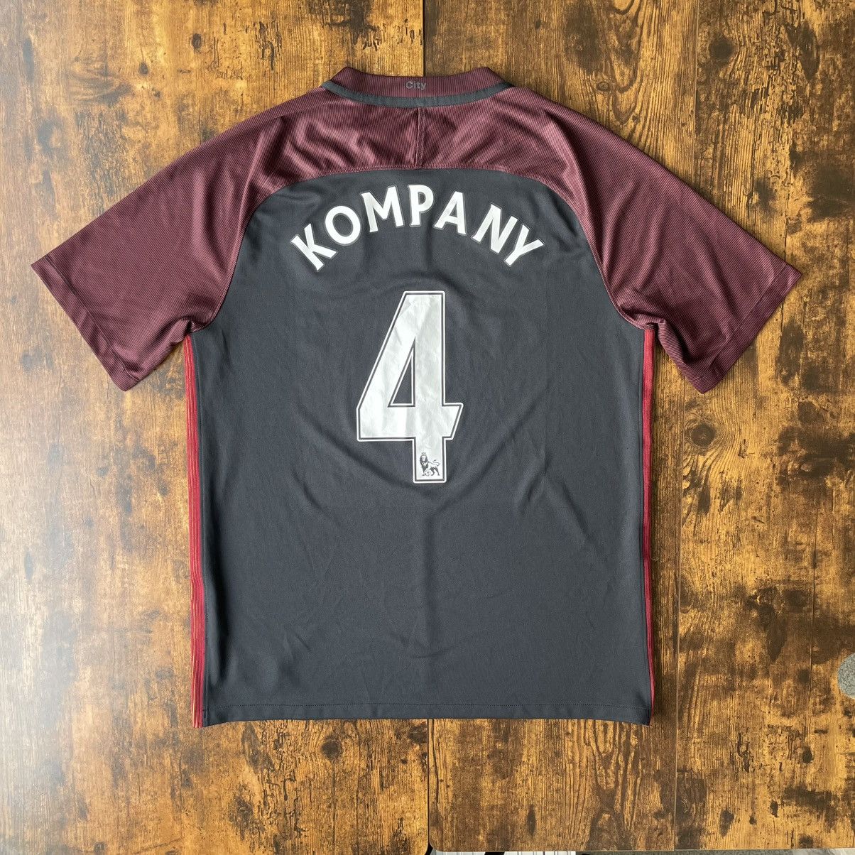 Nike Manchester City 16/17 away nike soccer jersey - Kompany 4 Size US L / EU 52-54 / 3 - 1 Thumbnail