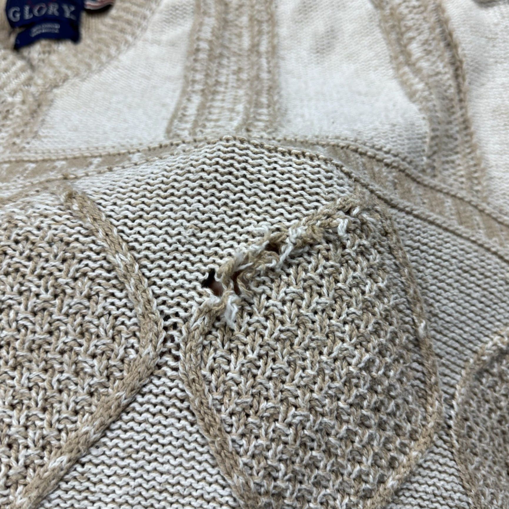 Vintage VTG OLD GLORY USA MADE V-NECK ABSTRACT TEXTURED KNIT TAN SWEATER GRANDPA SIZE L Shirt Mens Knit Pullover White Beige 90s USA Size US L / EU 52-54 / 3 - 4 Thumbnail
