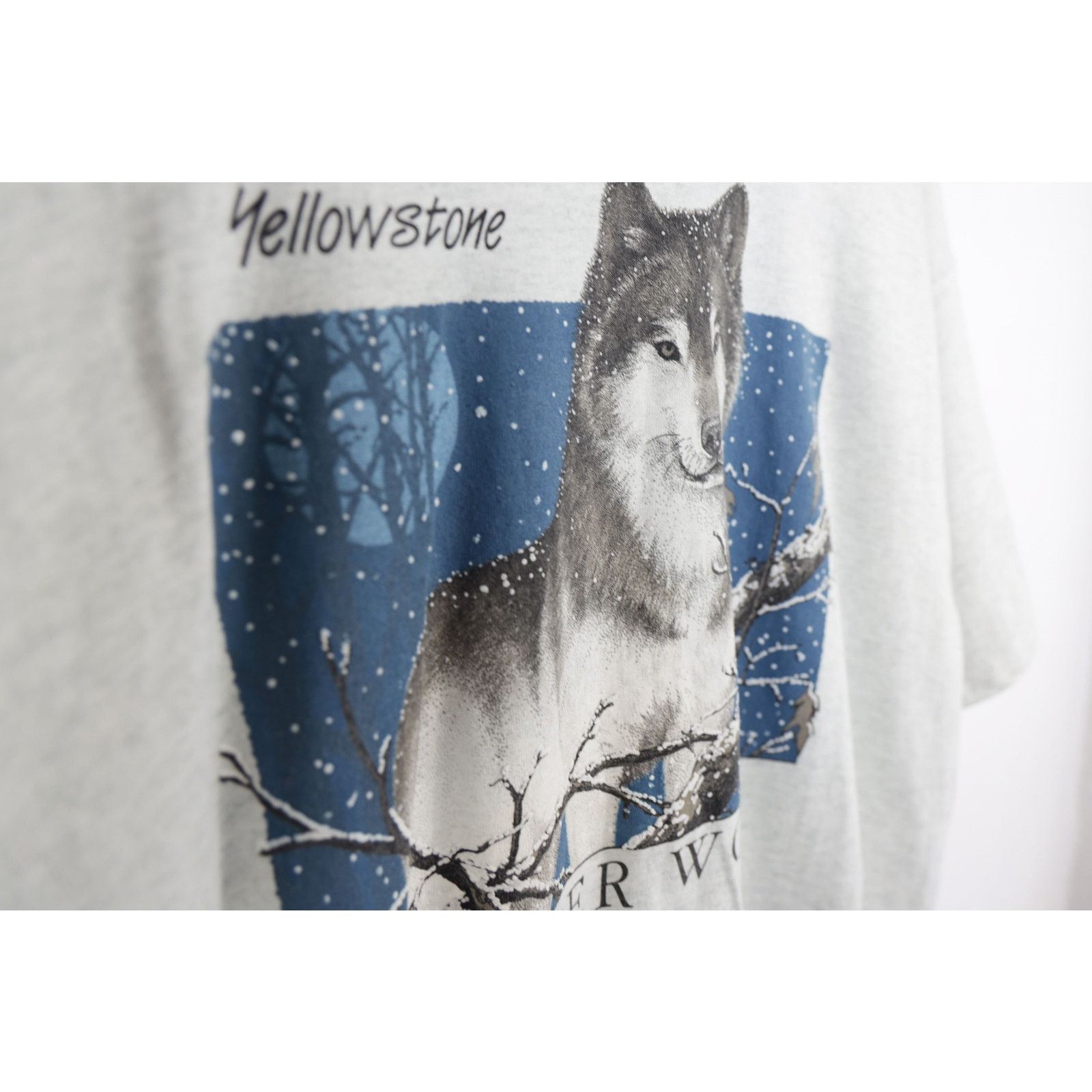 Vintage Vintage 1990 Yellowstone Timber Wolf Graphic Tee T-shirt 90s Size US XL / EU 56 / 4 - 6 Thumbnail
