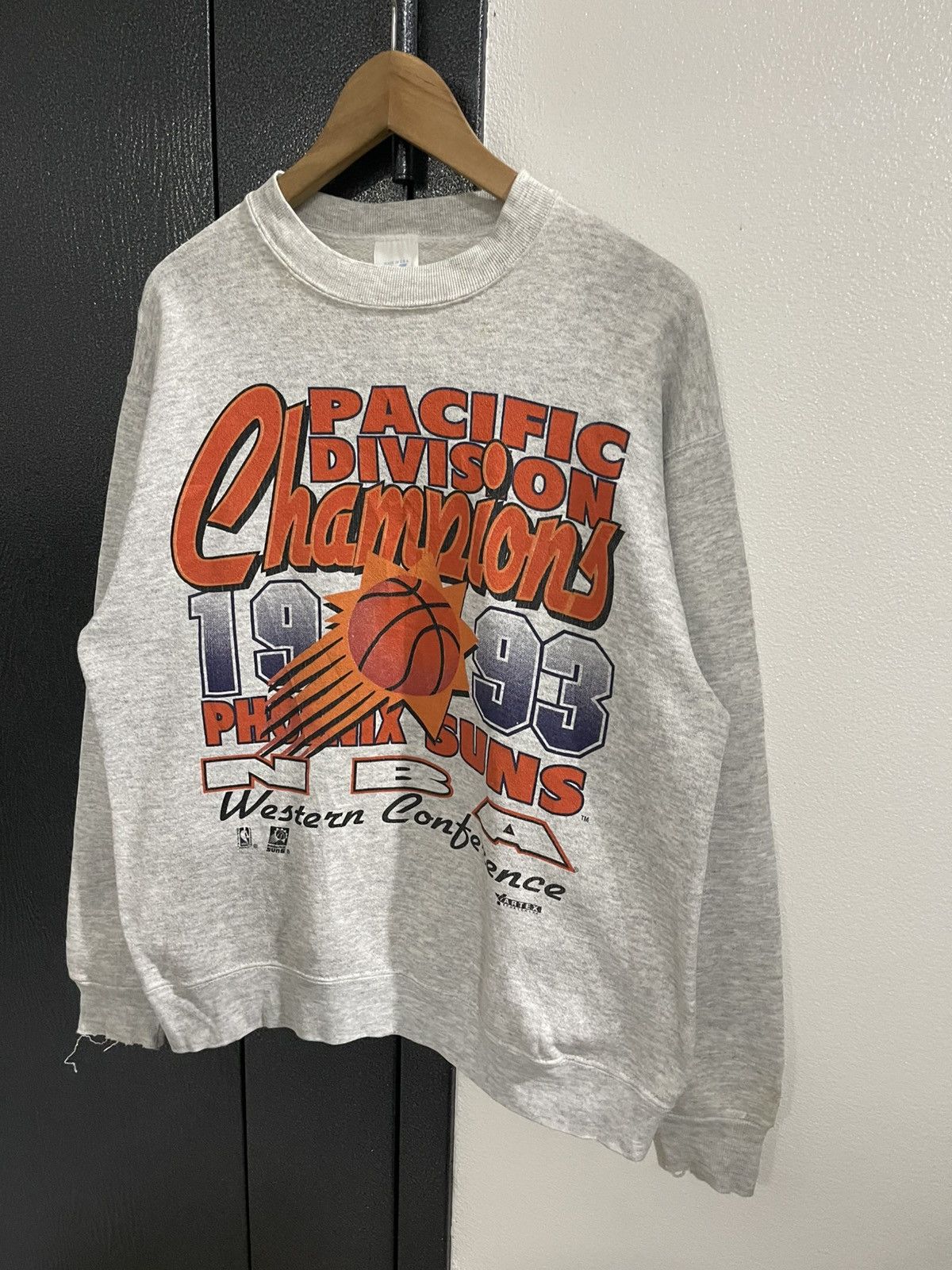 NBA Vintage 1993 Phoenix Suns NBA Pacific Division Champions Size US L / EU 52-54 / 3 - 2 Thumbnail