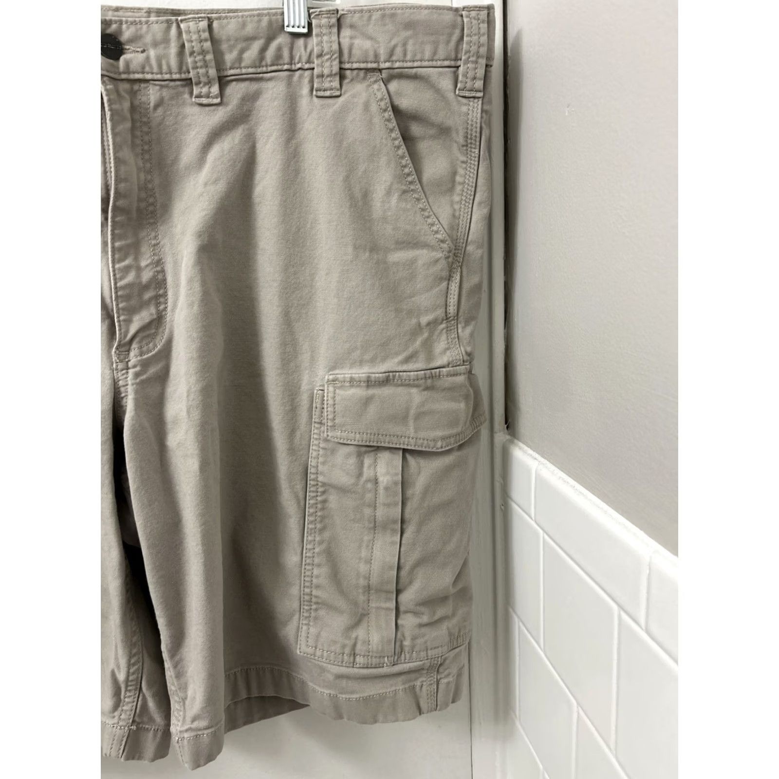 Carhartt VINTAGE Carhartt Cargo Shorts Mens 44 Beige Relaxed Fit 11” Canvas Cotton Blend Pocket Logo Belt Loops Casual Workwear Mens Size US 44 / EU 60 - 3 Thumbnail