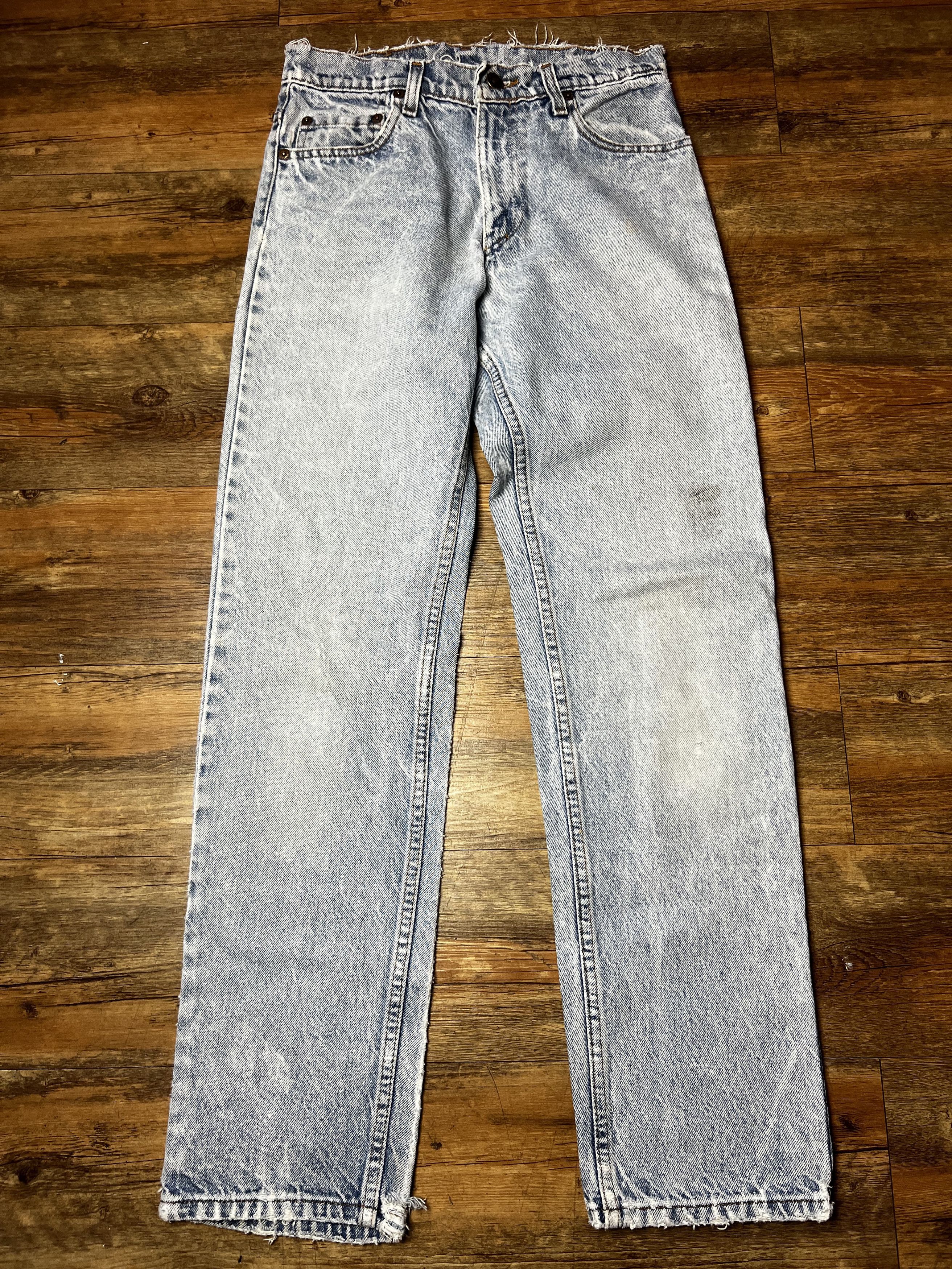 Levi's Vintage Clothing Vintage Levi's Light Blue Denim Jeans with Studded Pockets Size US 28 / EU 44 - 2 Thumbnail