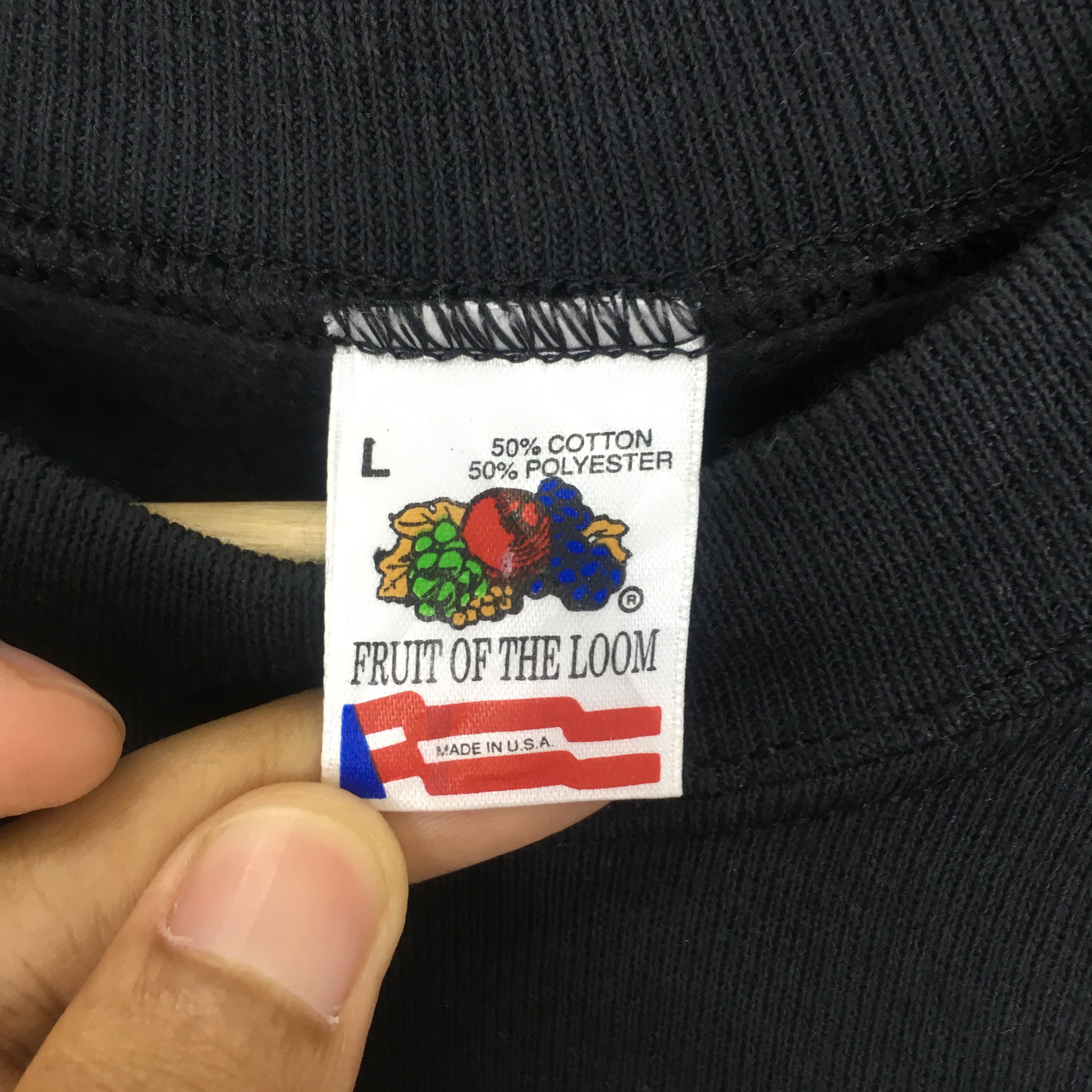Fruit Of The Loom Vintage 90s Fruit Of The Loom Graphic Black - 829 Size US L / EU 52-54 / 3 - 10 Thumbnail