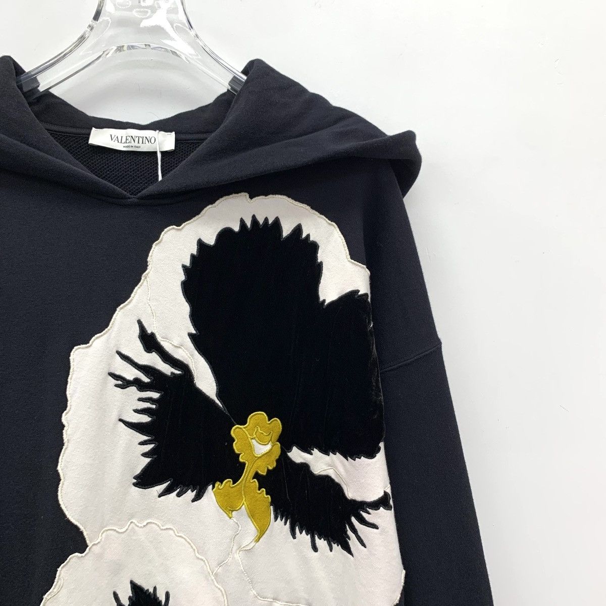 Valentino Valentino Floral Patch Hooded Long Sleeve Sweatshirt K26WX Size XS / US 0-2 / IT 36-38 - 3 Thumbnail