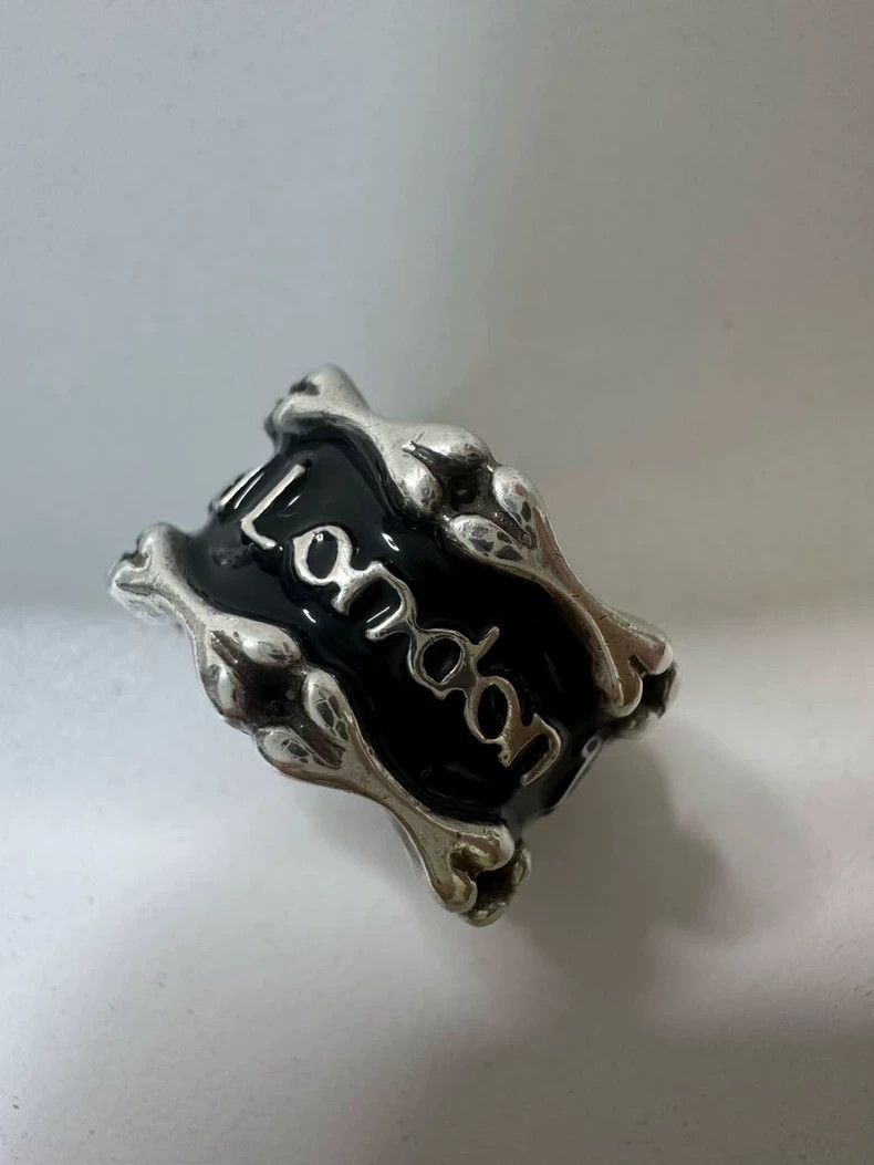 Vivienne Westwood Vivienne Westwood size M Bone Enamel Ring Size ONE SIZE - 3 Thumbnail