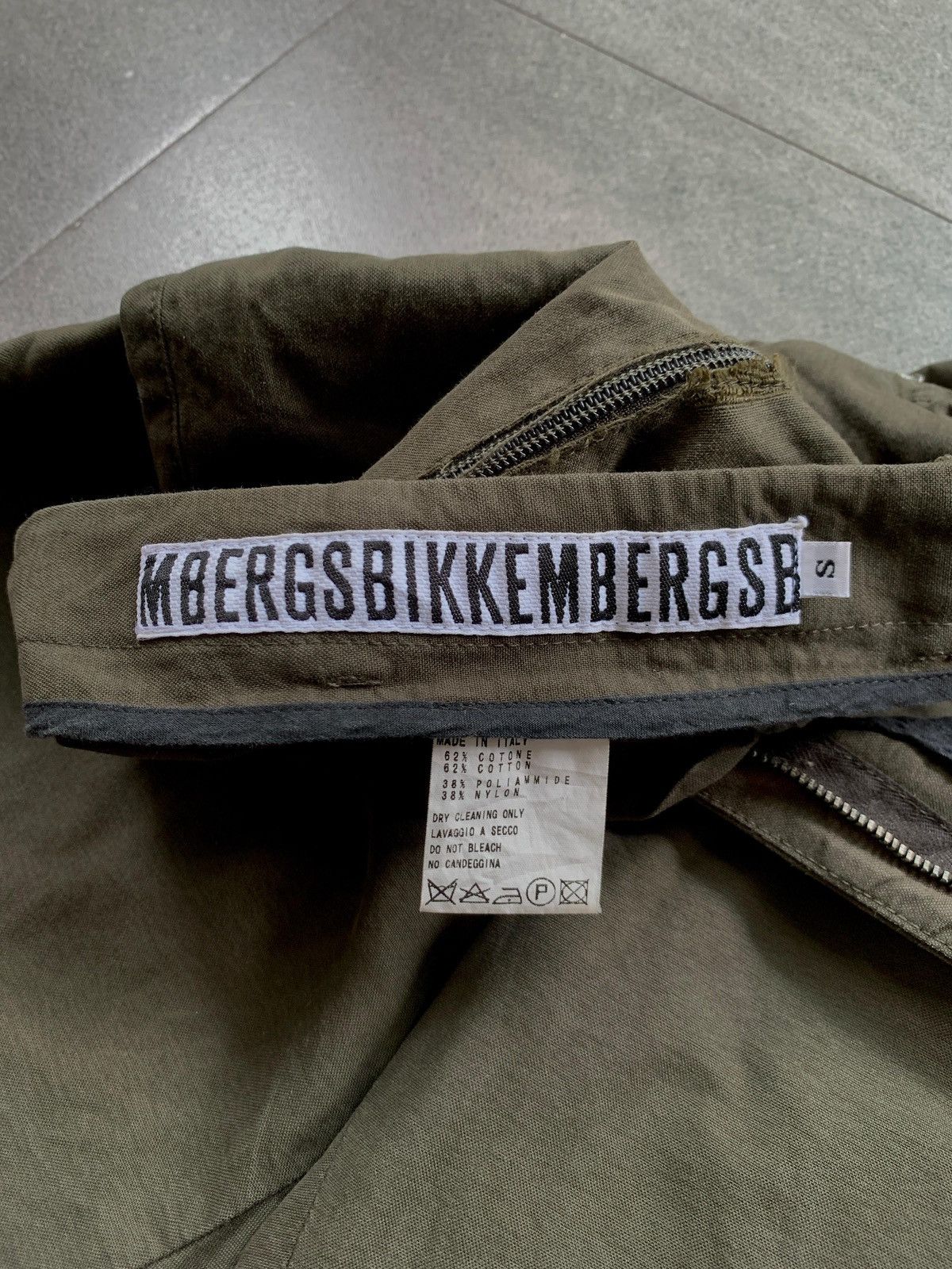 Dirk Bikkembergs FREE TAX! 2000s 3D Pocket Cargo Short Pants Size US 29 - 10 Thumbnail