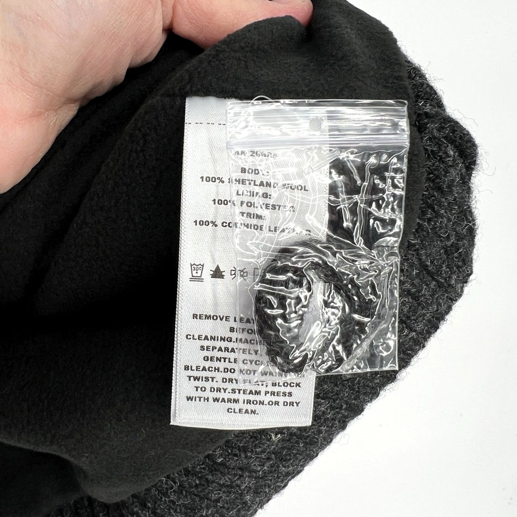 Pendleton VINTAGE Pendleton Sweater Vest Men NWT XXL Black Wool Full Zip Pockets Logo Classic 2XL Size US XXL / EU 58 / 5 - 6 Thumbnail