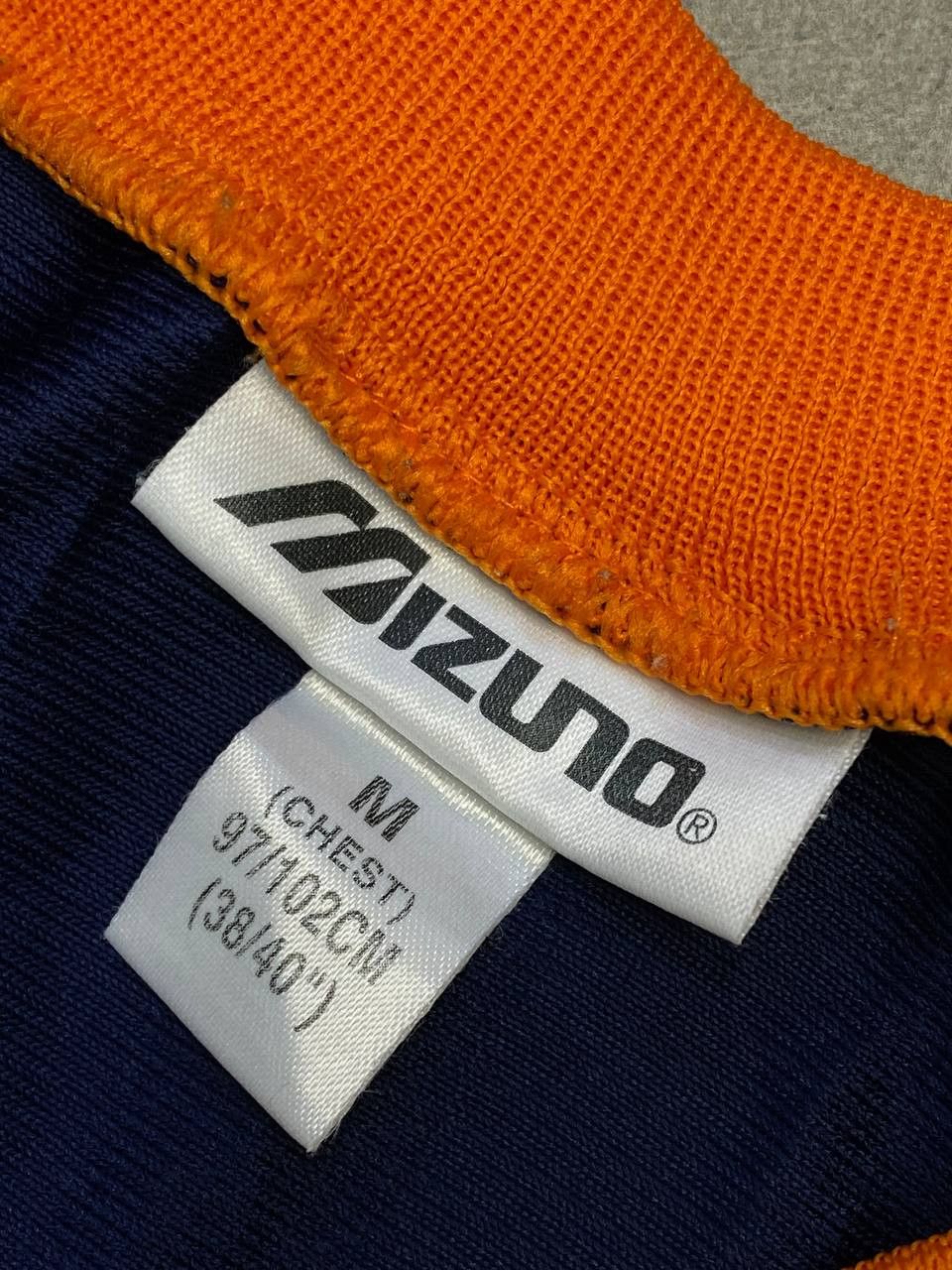 Mizuno Vintage Mizuno 90s Big Logo V-Neck Jersey T-Shirt Size US M / EU 48-50 / 2 - 10 Thumbnail