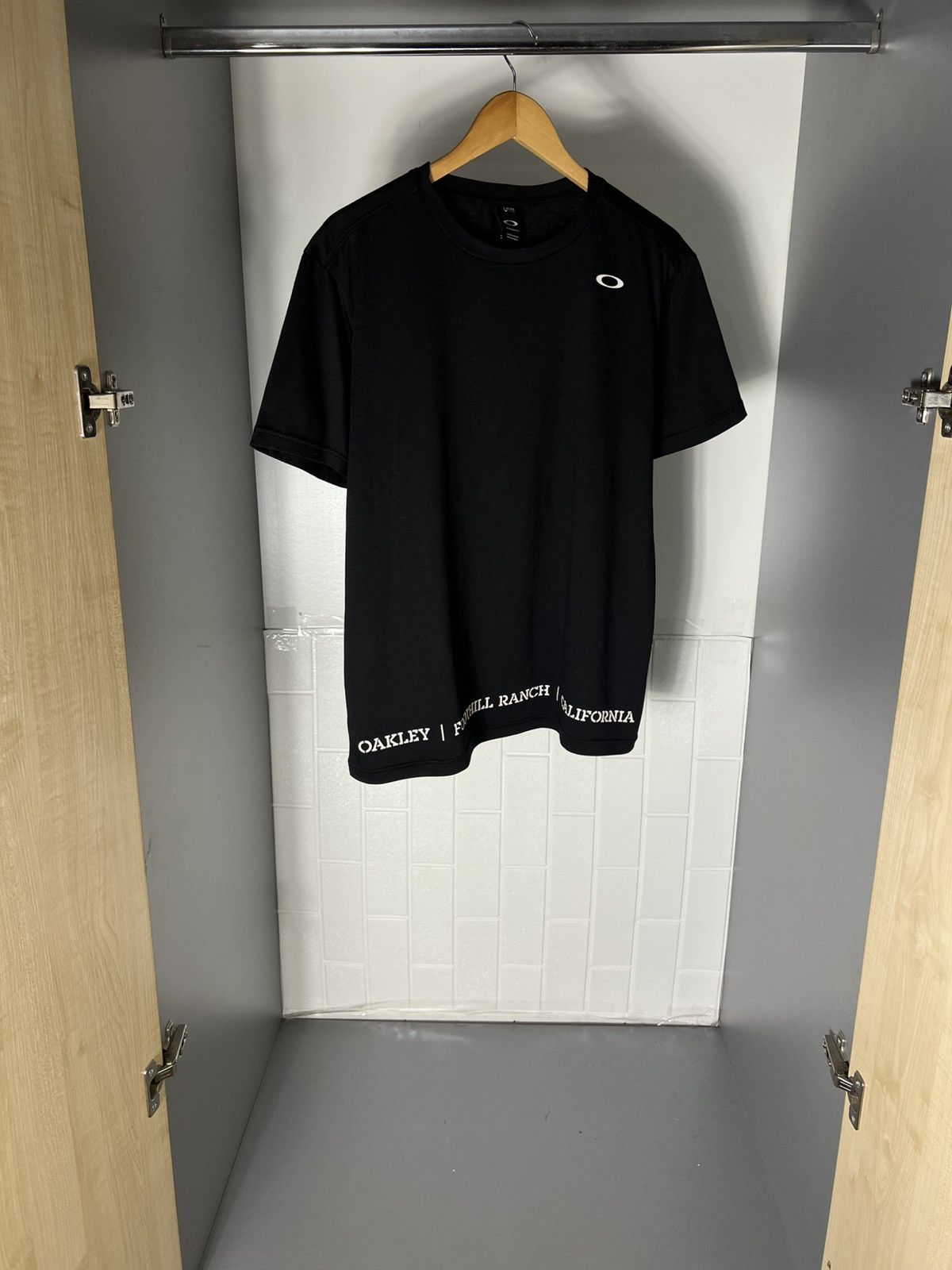Oakley VINTAGE OAKLEY RUNNING T-SHIRT SURF DESIGNER RETRO Y2K 90s Size US L / EU 52-54 / 3 - 7 Thumbnail