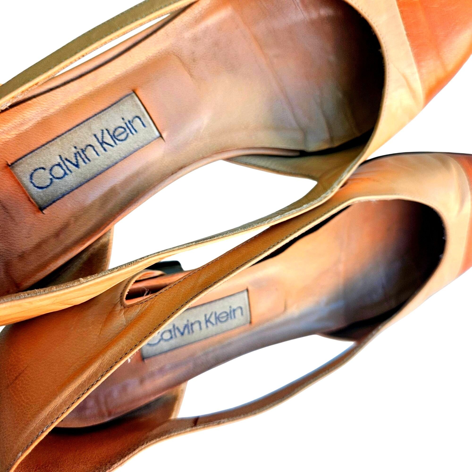 Calvin Klein Vintage Calvin Klein Flats Italy Leather Cap Toe Cutout Beig Size US 5 / IT 35 - 8 Thumbnail