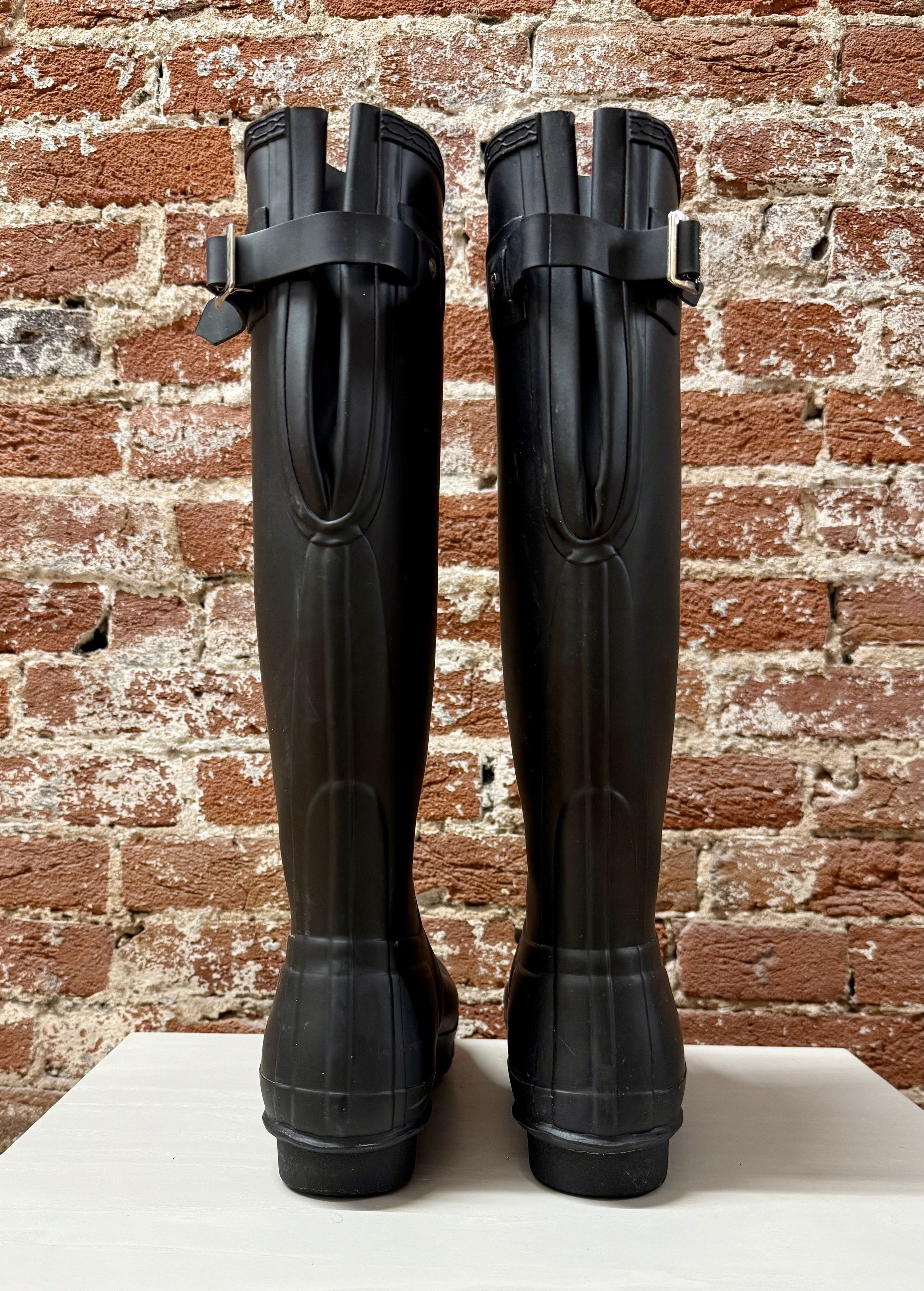 Hunter Hunter Women's Original Tall Rain Boot, Black, US 9 Size US 9 / IT 39 - 2 Thumbnail
