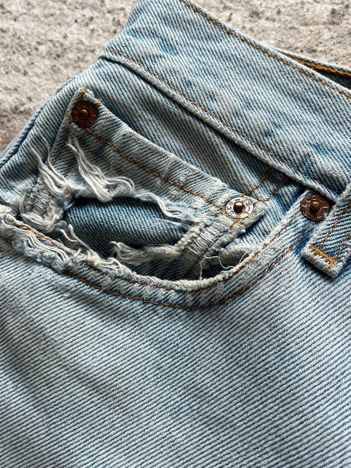 Levi's Levi’s Women Shorts Sz W 28 Made in USA Denim Distressed Size 28" / US 6 / IT 42 - 6 Thumbnail