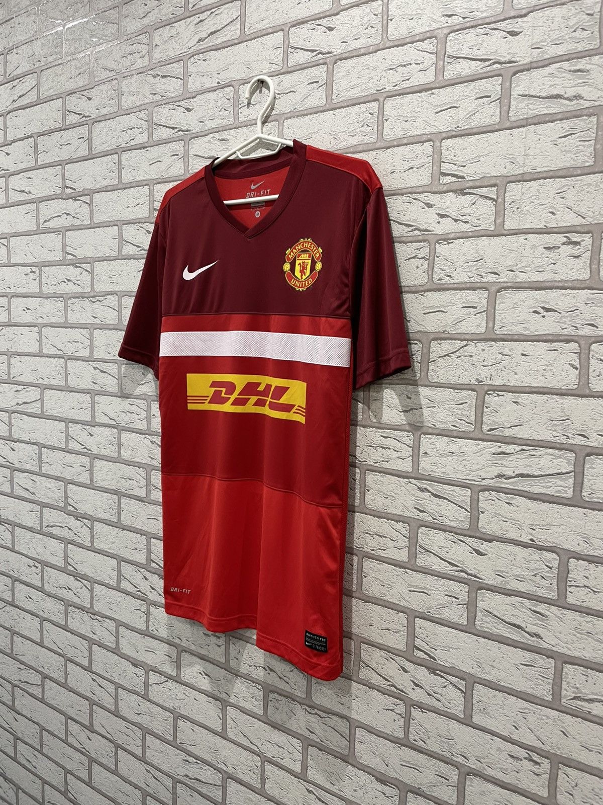 Vintage Manchester United 2011 2012 Training Soccer Jersey Shirt Size US M / EU 48-50 / 2 - 2 Thumbnail