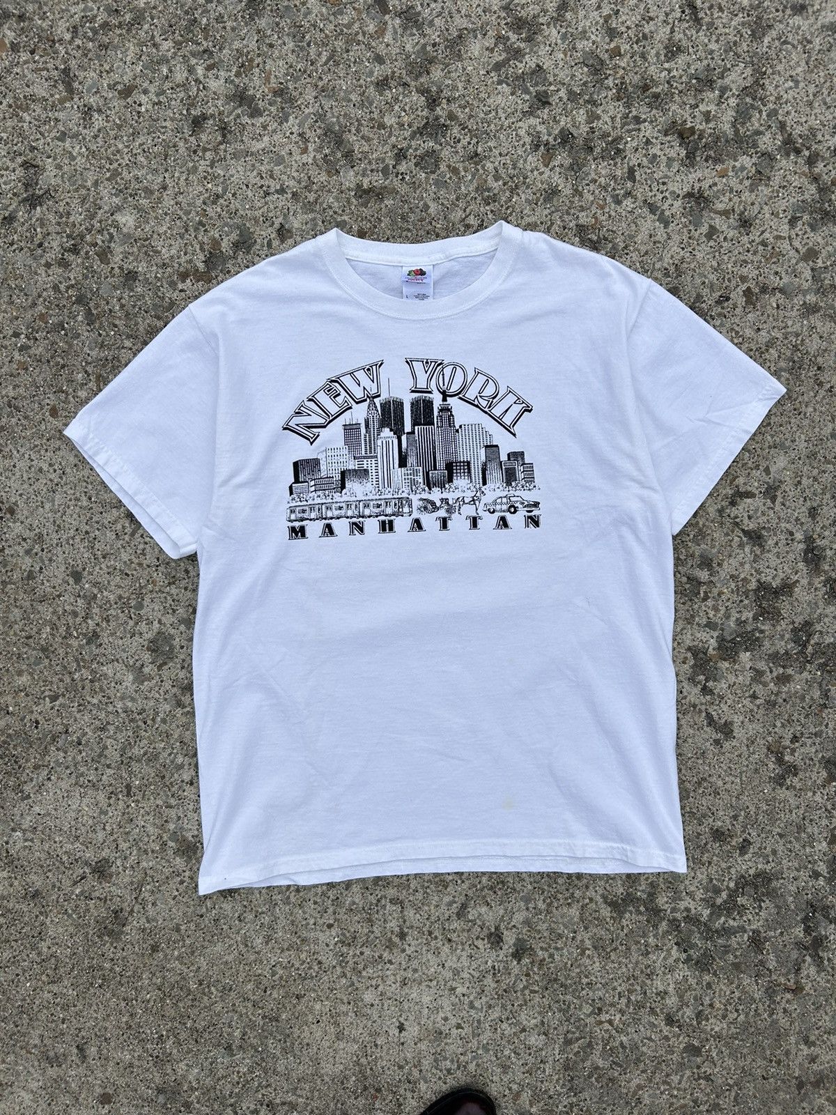 Fruit Of The Loom × Vintage Manhattan New York Graphic Tee Size US L / EU 52-54 / 3 - 1 Thumbnail