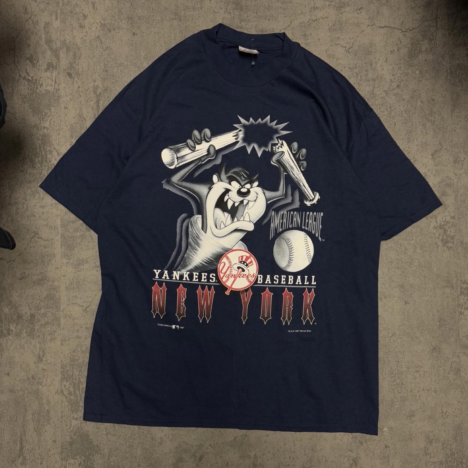 Hanes 1997 Taz New York Yankees -- XL -- Size US XL / EU 56 / 4 - 1 Thumbnail