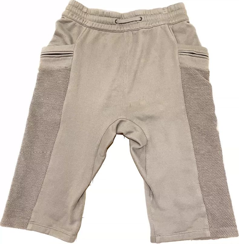 Helmut Lang HELMUT LANG size M Short pants gray Size US 38 / EU 54 - 2 Thumbnail