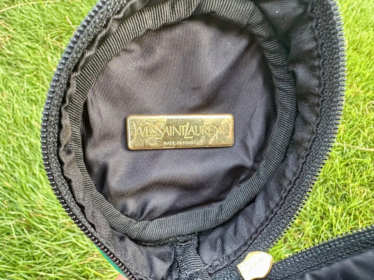 Yves Saint Laurent Authentic Yves Saint Laurent Belle De Jour Nylon Vanity Size ONE SIZE - 6 Thumbnail