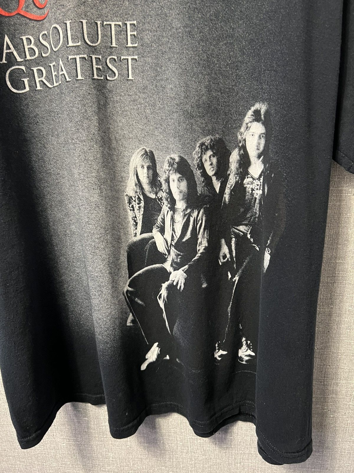 Band Tees Vintage Queen Absolute Greatest 2009 Big Logo Tee Size US XL / EU 56 / 4 - 5 Thumbnail