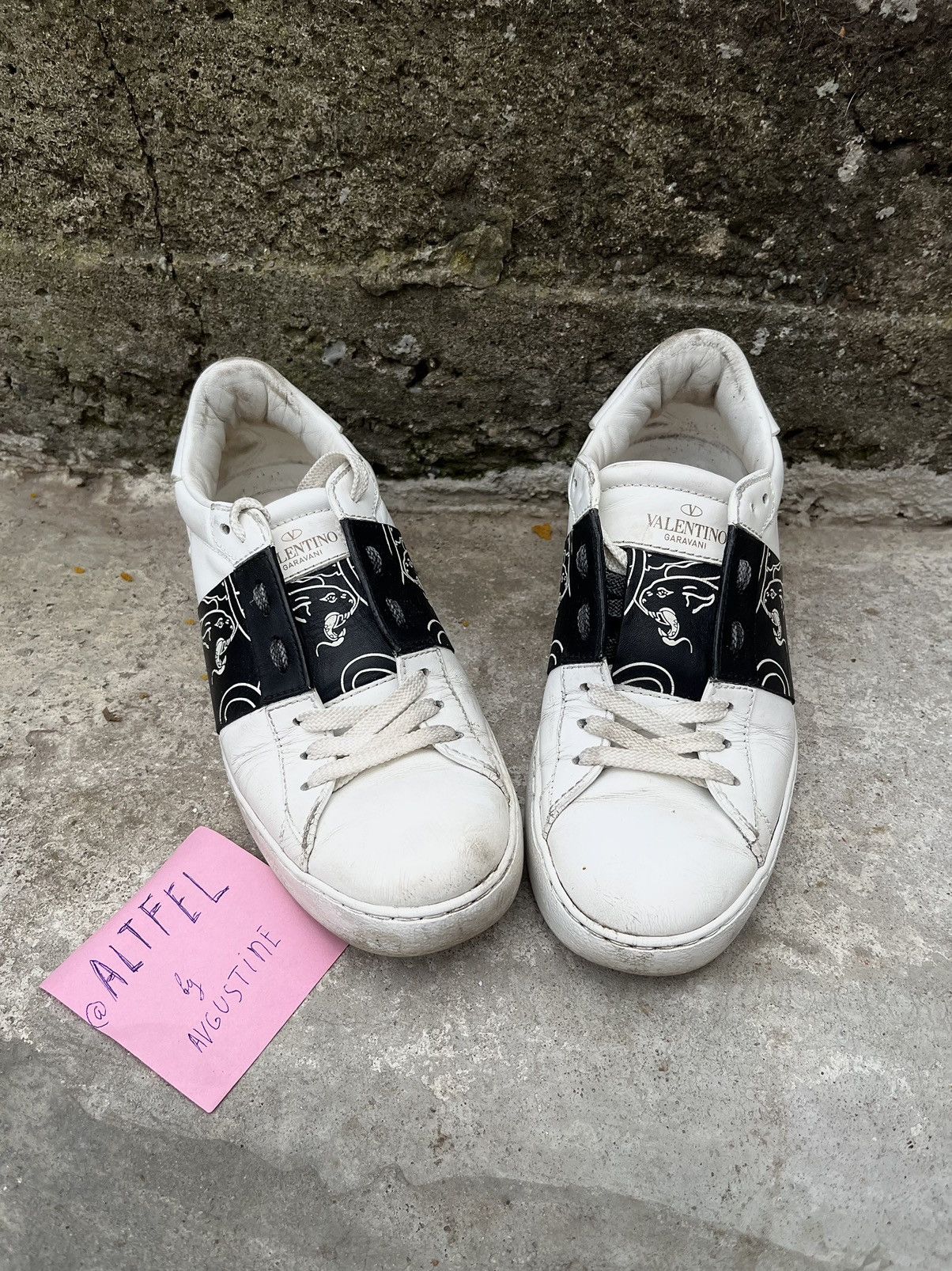 Valentino Valentino Garavani pantera low top leather sneakers Size US 7 / IT 37 - 2 Thumbnail