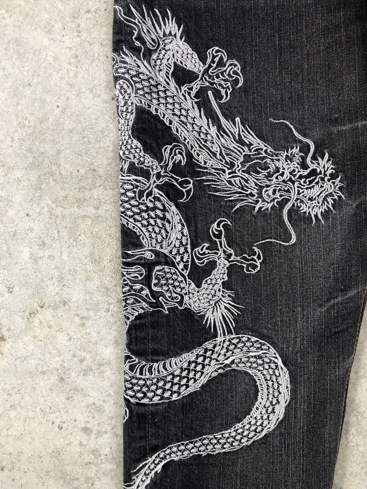 Japanese Brand Japanese Dragon Embroidered Distressed Jeans Size US 31 - 8 Thumbnail