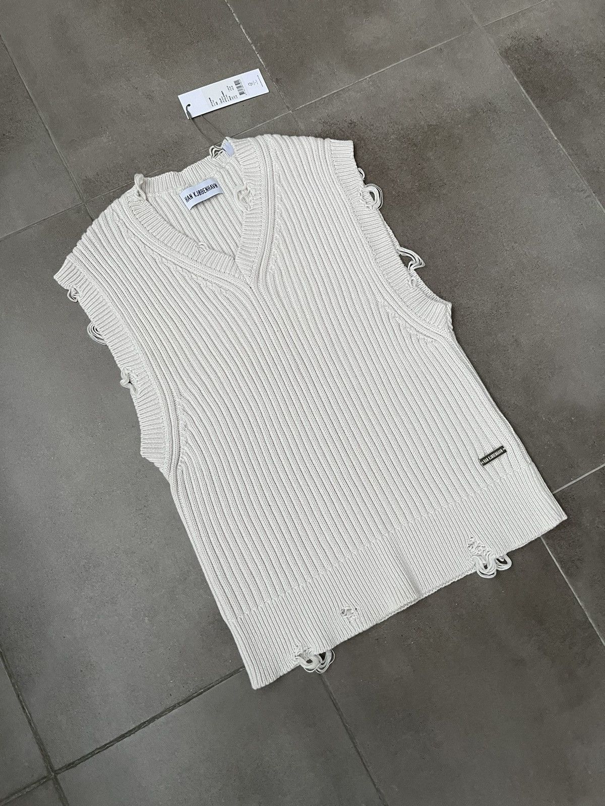 Han Kjobenhavn !DS! SS23 Han Kjobenhavn Distressed Knit Cream Vest Size US L / EU 52-54 / 3 - 12 Thumbnail