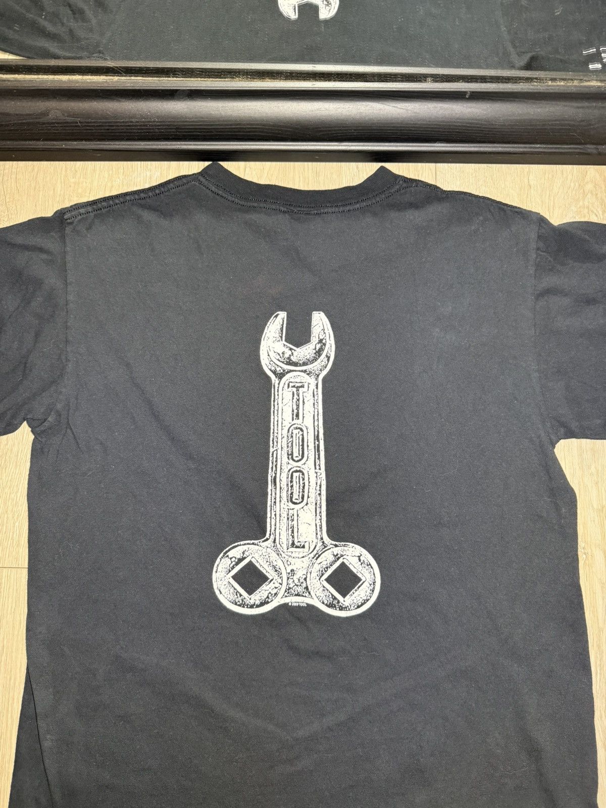 Band Tees × Vintage Vintage / Y2K Rare 2009 Tool Wrench Shirt Size US M / EU 48-50 / 2 - 2 Thumbnail