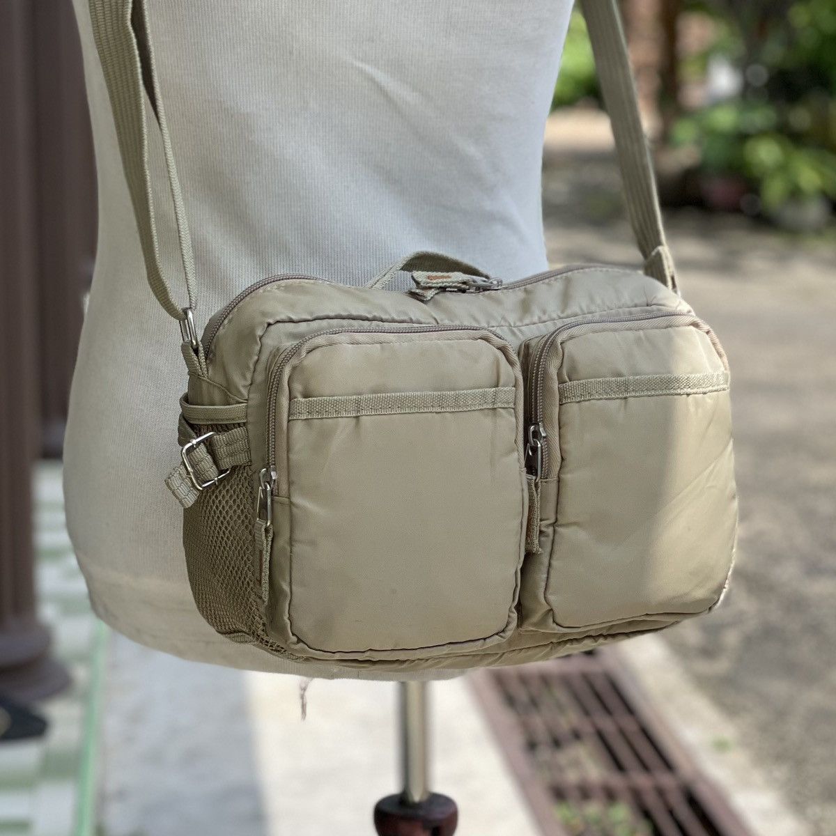 Japanese Brand 🔥 GRAILED LIME GREEN UNBRAND FRONT MULTI-POCKET CROSSBODY Size ONE SIZE - 2 Thumbnail