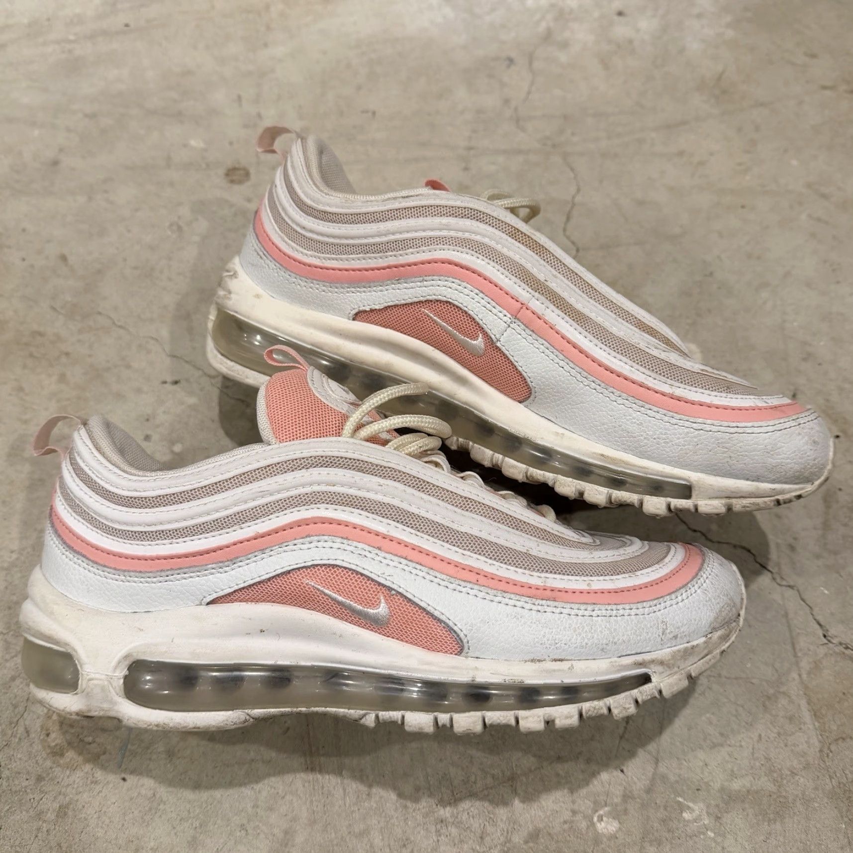 Nike VINTAGE Nike Air Max 97 Sneaker Women 8 Pink White Bleached Coral 2019 Nike Air Max 97 Womens Shoes Size US 6 / IT 36 - 2 Thumbnail