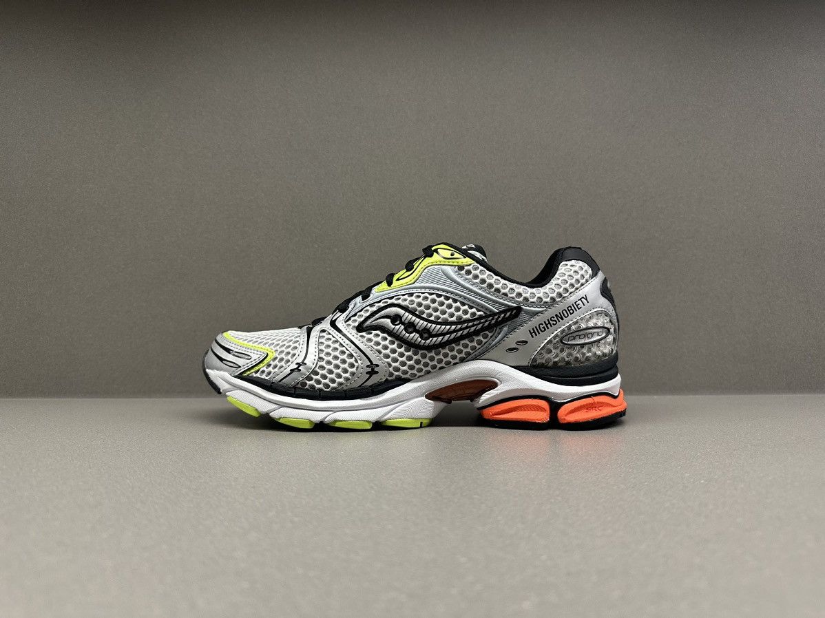 Saucony Saucony ProGrid Triumph 4 Highsnobiety Silver Size US 9 / EU 42 - 5 Thumbnail