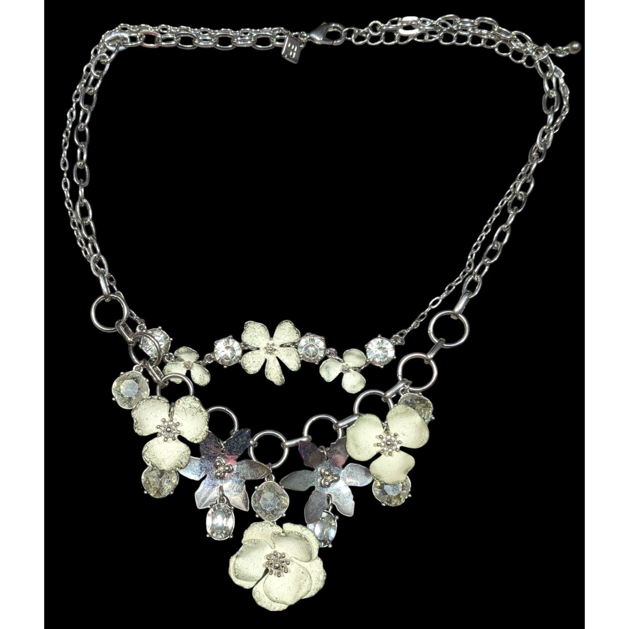 Banana Republic Banana Republic Preppy Floral White And Silver Tone Multilay Size ONE SIZE - 1 Thumbnail