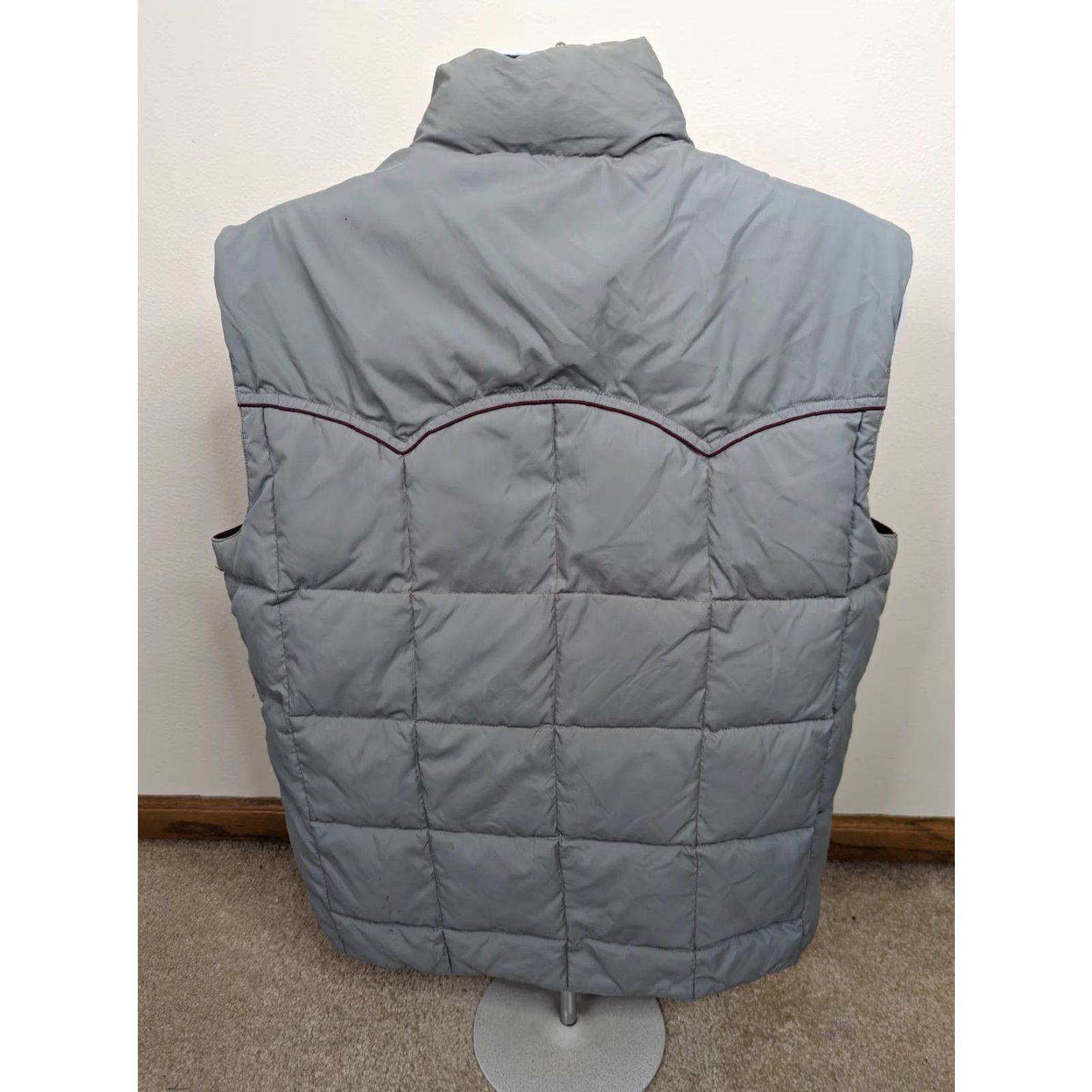 YOKE VINTAGE Goose Down Yoke Stripe Puffer Vest Jacket Coat Men L Gray 70s 80s Ski Travel Casual Workwear Zipped Pockets Full Zip Snaps Logo Yokes Size US L / EU 52-54 / 3 - 3 Thumbnail