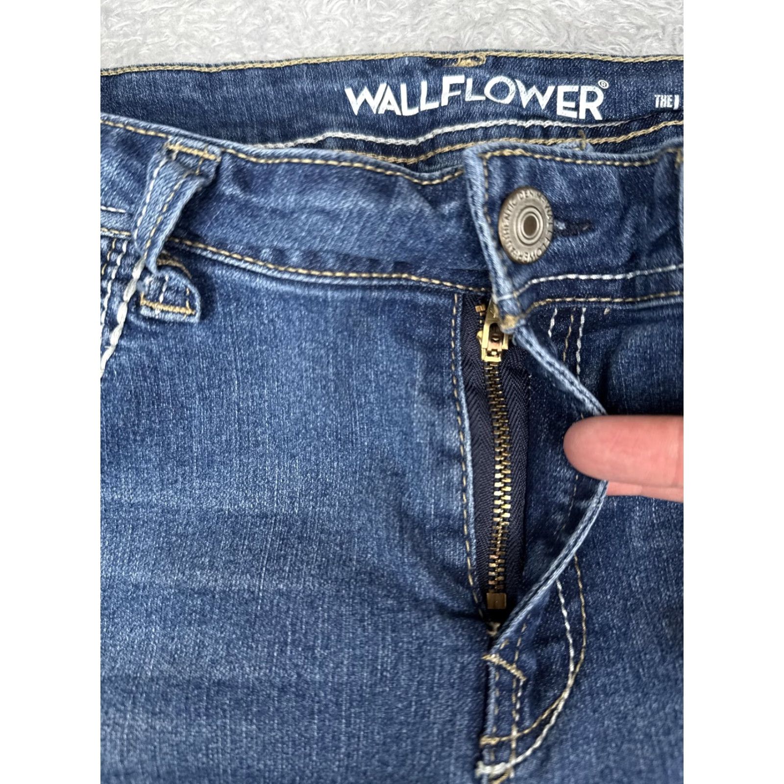 Vintage Wallflower Jeans Womens Bootcut 15 Regular Blue Denim Embroidered Stretch Pockets 5-Pocket Embellished Modern Seasonal City Size 36" / US 14 / IT 50 - 5 Thumbnail