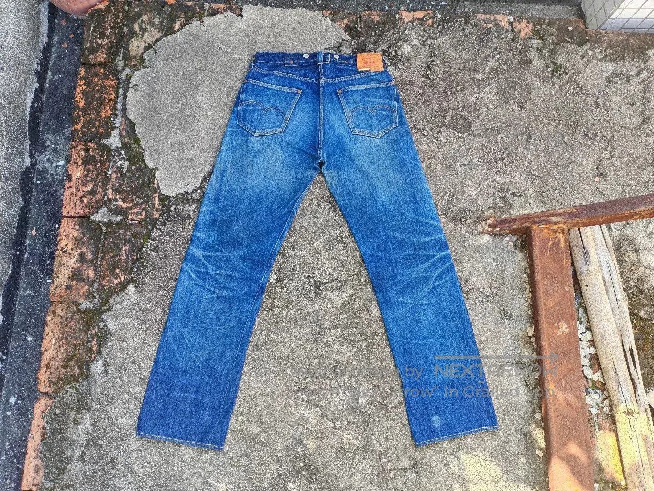 LVC LVC 33501 0048 1933 Jeans. Size US 31 - 2 Thumbnail