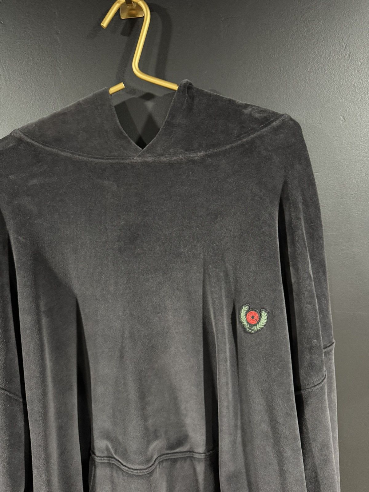 Other Yeezy Season 5 Kanye West Ye Calabasas Crest Velour Hoodie M Size US M / EU 48-50 / 2 - 3 Thumbnail