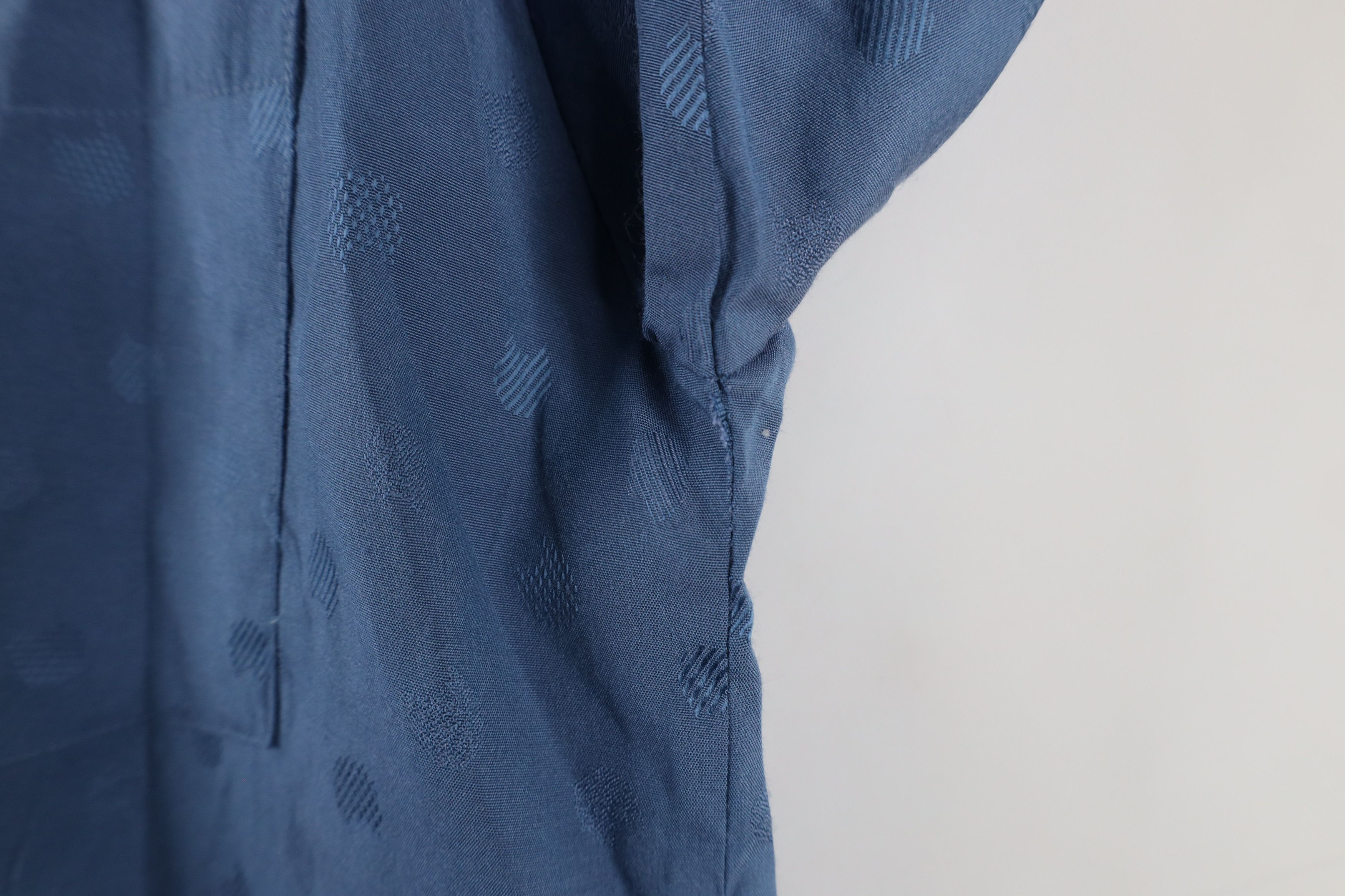 Vintage Vintage 90s Streetwear Geometric Collared Button Shirt Blue Size US M / EU 48-50 / 2 - 7 Thumbnail