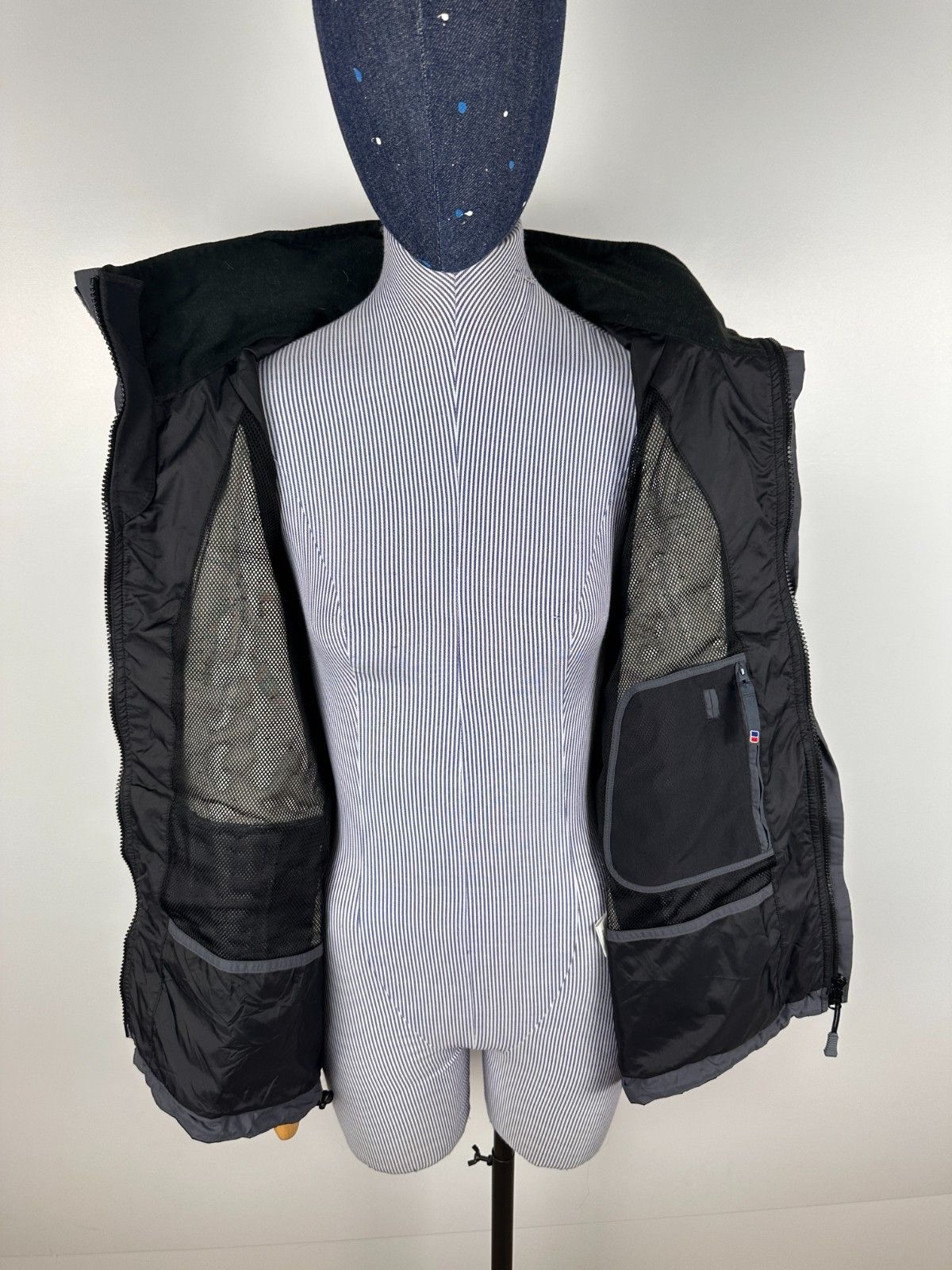 Berghaus Berghaus Rain Coat Aquafoil Microlight Hooded Jacket Size 14 Size L / US 10 / IT 46 - 9 Thumbnail
