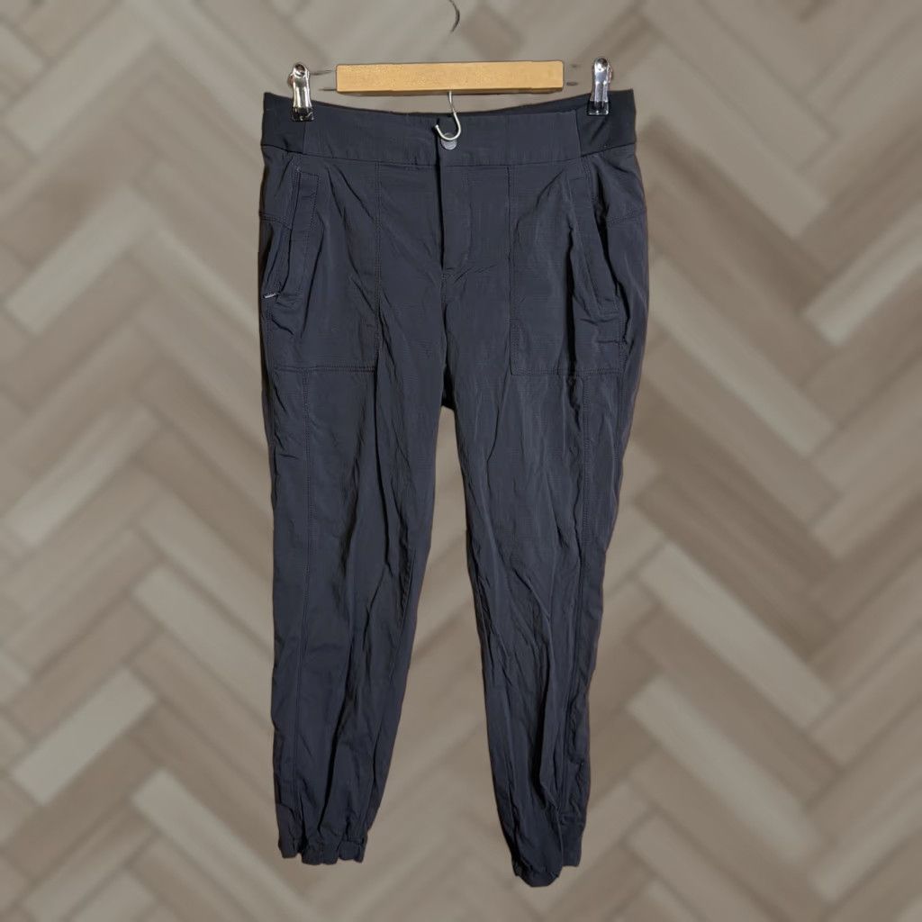 Athleta Athleta Trekkie Jogger 2.0 Black Women's Size 8 Pants Jogger Activewear Women 8 Black Size 30" / US 8 / IT 44 - 1 Thumbnail