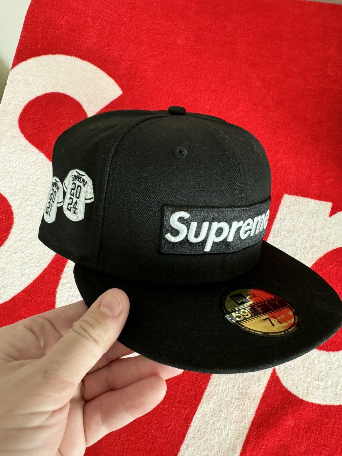 Black Supreme Fitted Hat | Grailed