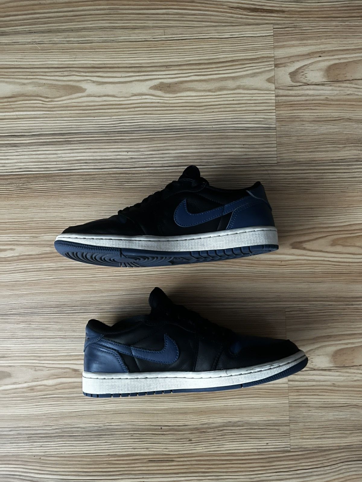Nike Nike Air Jordan 1 Mystic Navy Size US 8.5 / IT 38.5 - 2 Thumbnail