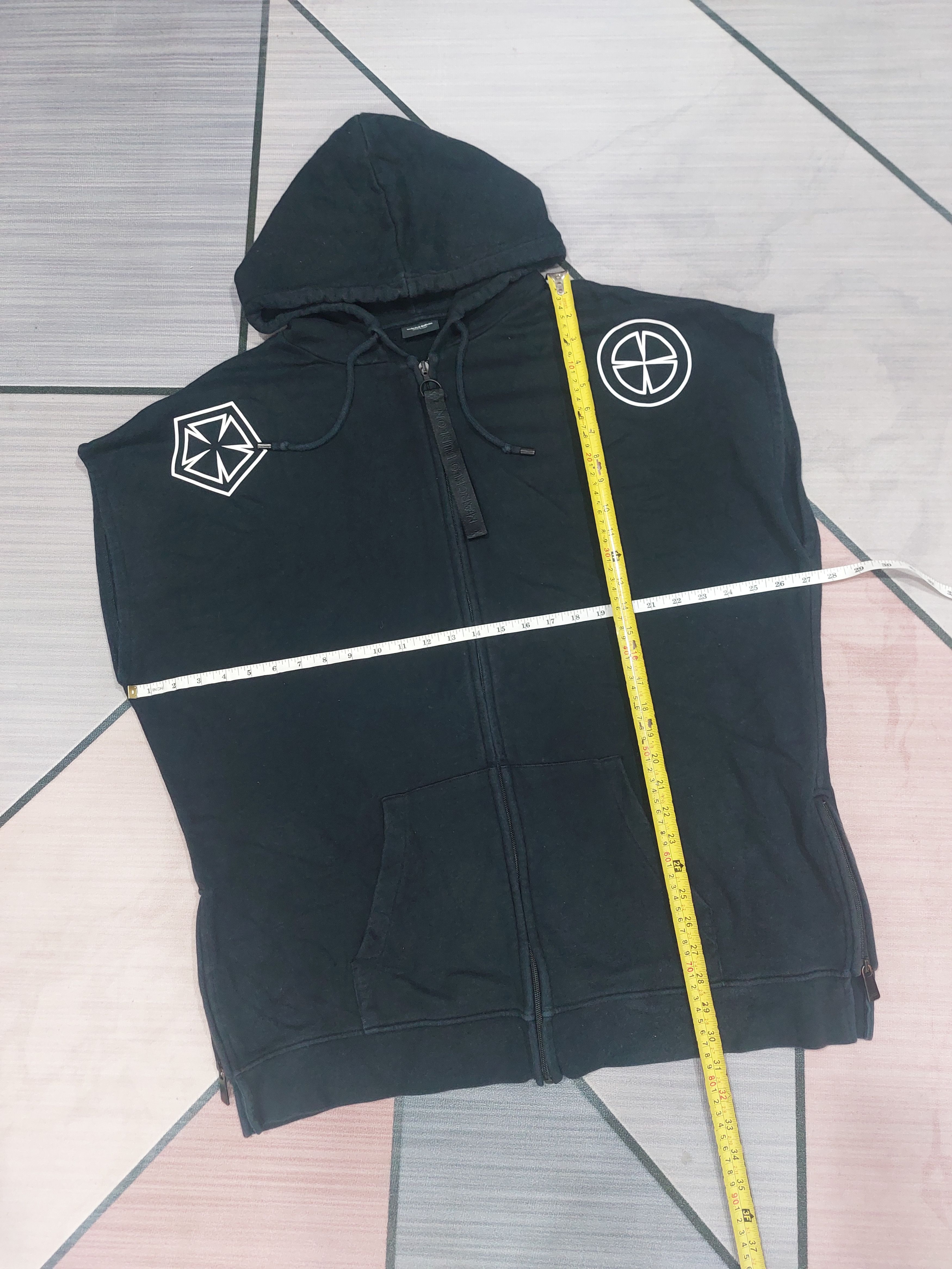 Marcelo Burlon OVERSIZED SLEVELESS HOODIE MARCELO BURLON Size US L / EU 52-54 / 3 - 11 Thumbnail