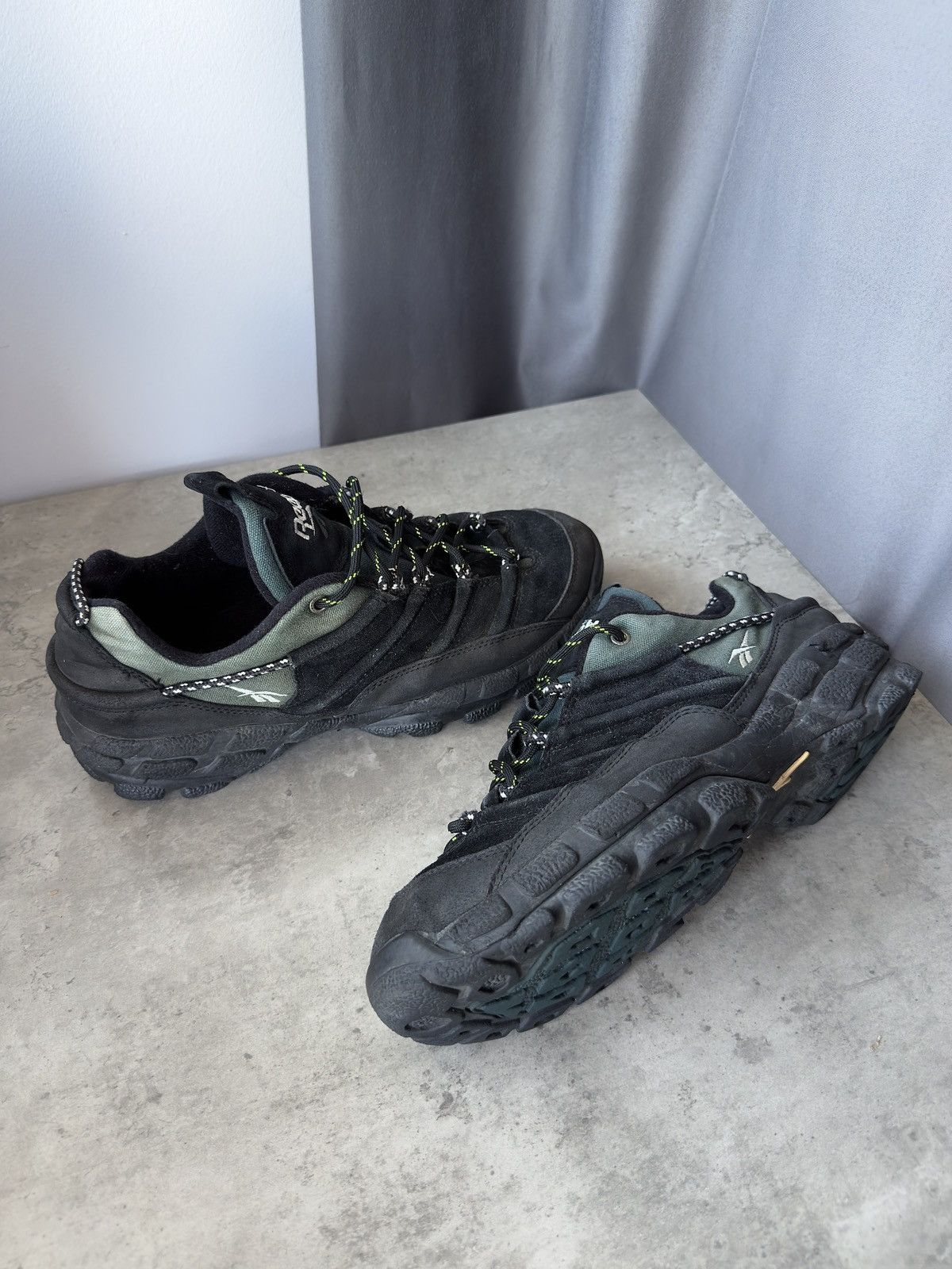 Reebok Vintage 1993 Reebok Outdoor Men’s Sneakers US13 RARE Size US 13 / EU 46 - 2 Thumbnail