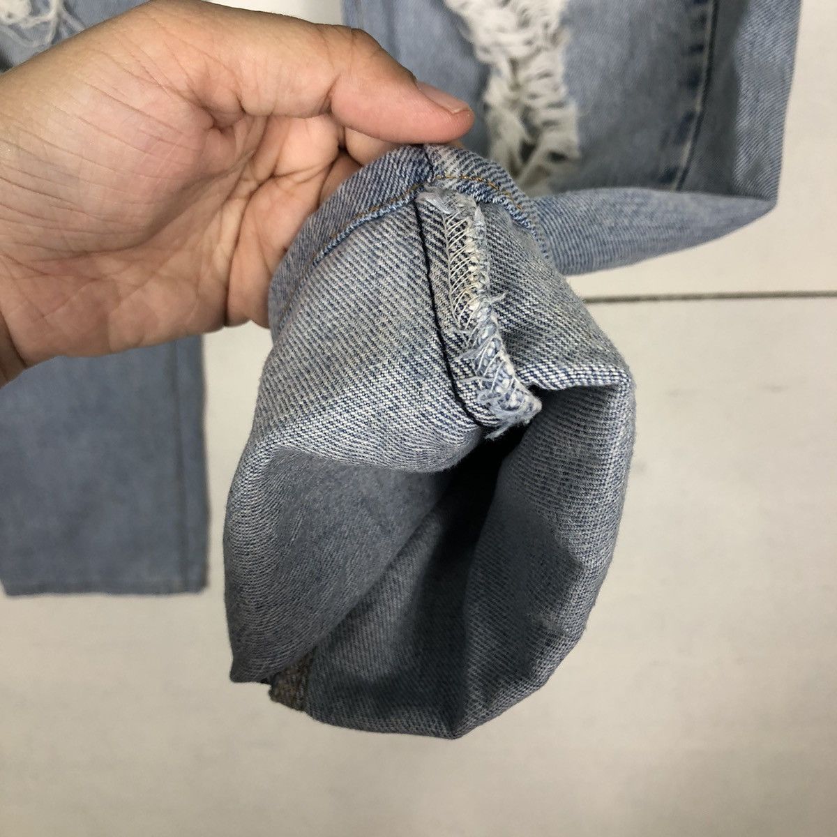 Levi's 🔥90’s True Vintage Distressed Denim Jeans Levi’s Size US 34 / EU 50 - 17 Thumbnail