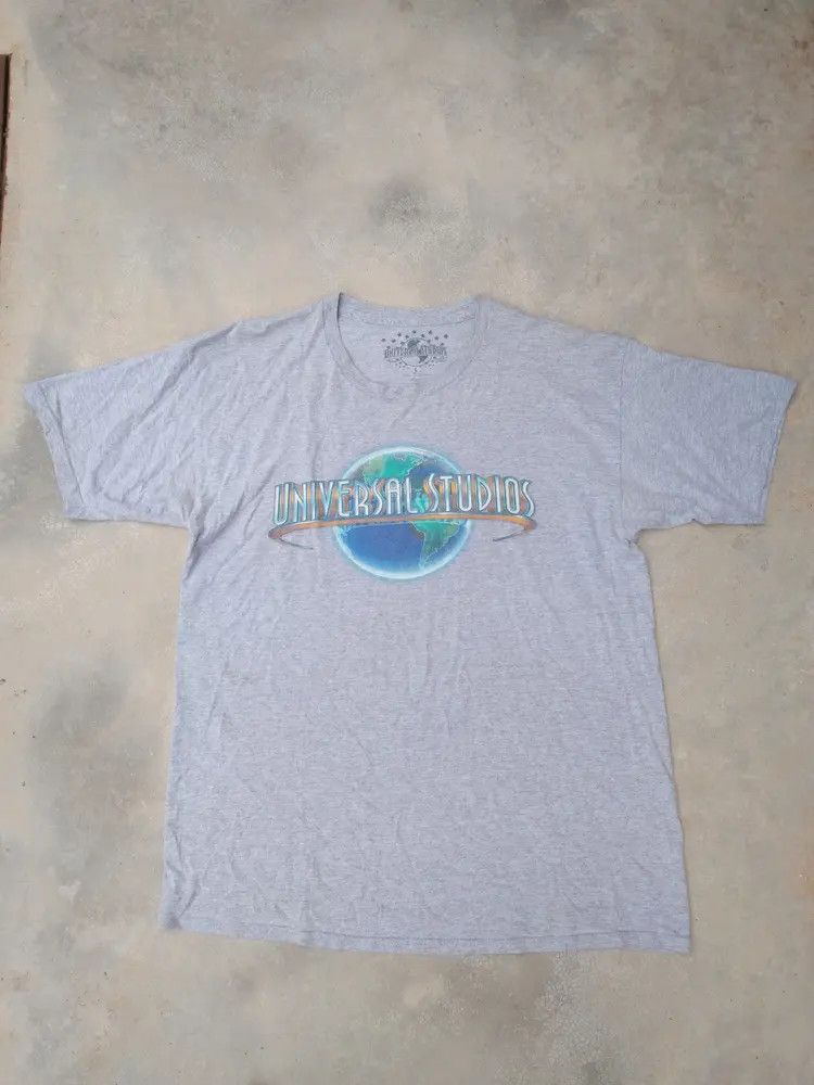 Universal Studios Vintage Y2k Universal Studios Logo Tee Size US L / EU 52-54 / 3 - 1 Thumbnail