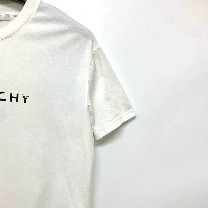 Givenchy Givenchy Chest logo short-sleeve, size S, shoulder width 5 Size US S / EU 44-46 / 1 - 6 Thumbnail